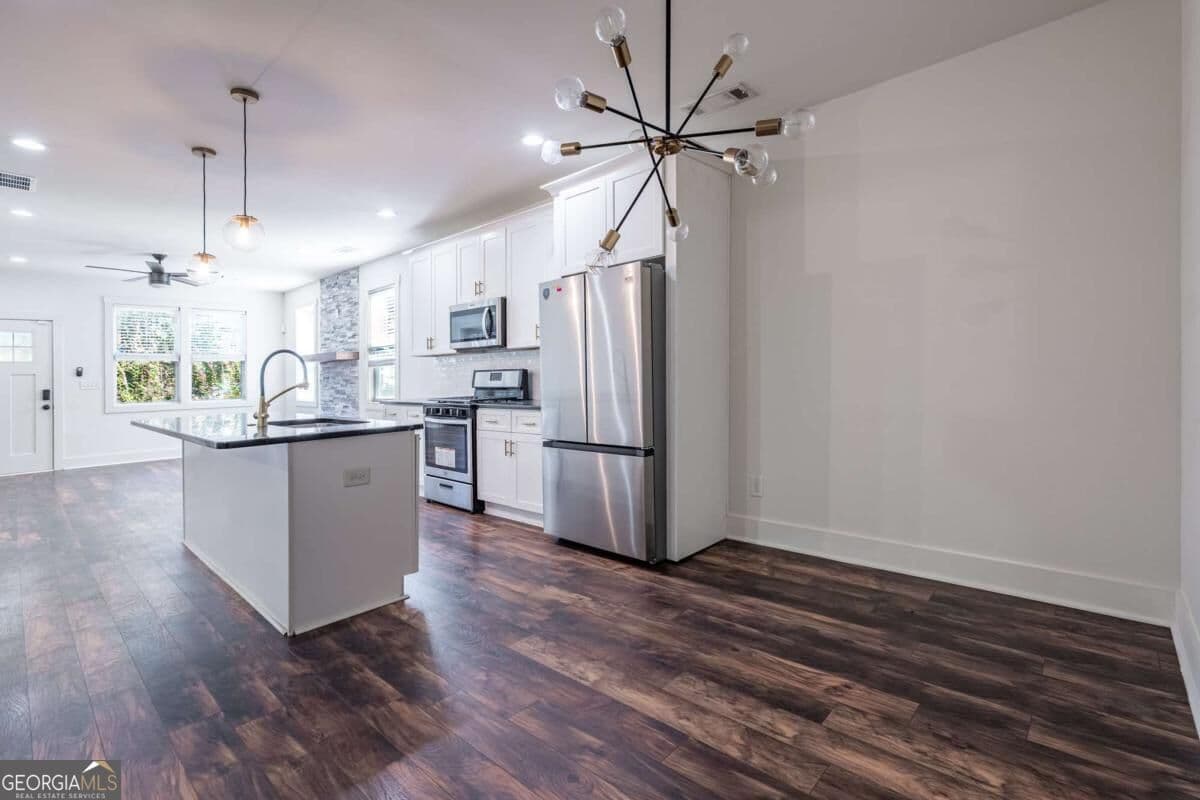 3 bedroom, 2 bathroom, 1,176 sq ft single family residence for rent at 1409 Oakland Drive, Atlanta, GA 30310 for $2,200 a month — photo 6