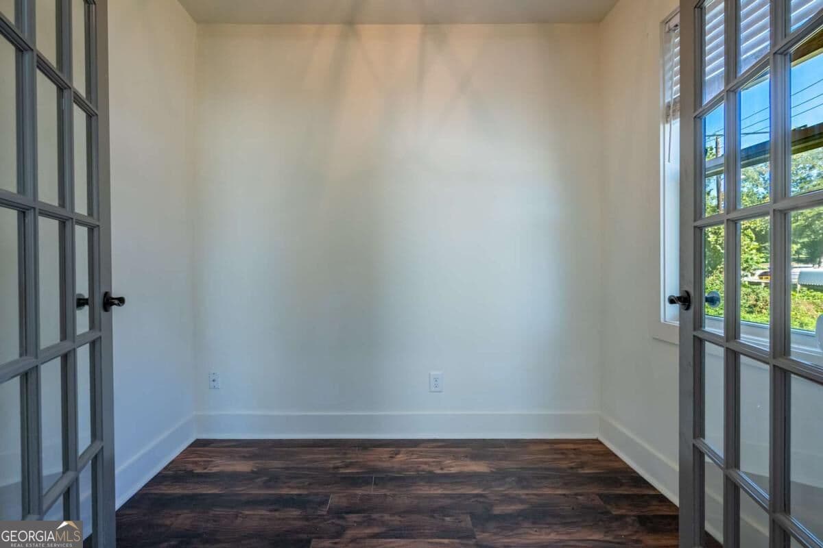 3 bedroom, 2 bathroom, 1,176 sq ft single family residence for rent at 1409 Oakland Drive, Atlanta, GA 30310 for $2,200 a month — photo 10