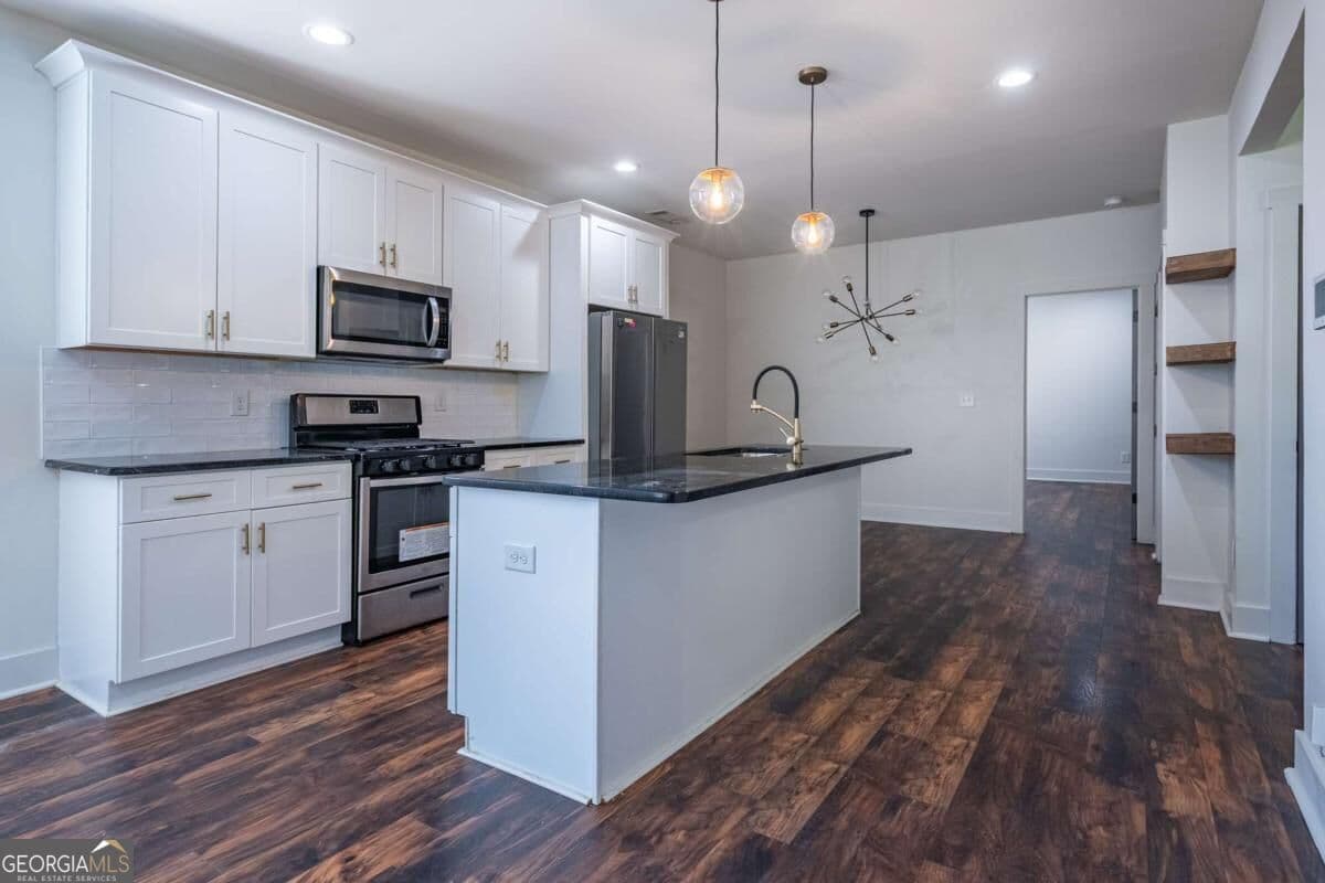 3 bedroom, 2 bathroom, 1,176 sq ft single family residence for rent at 1409 Oakland Drive, Atlanta, GA 30310 for $2,200 a month — photo 4