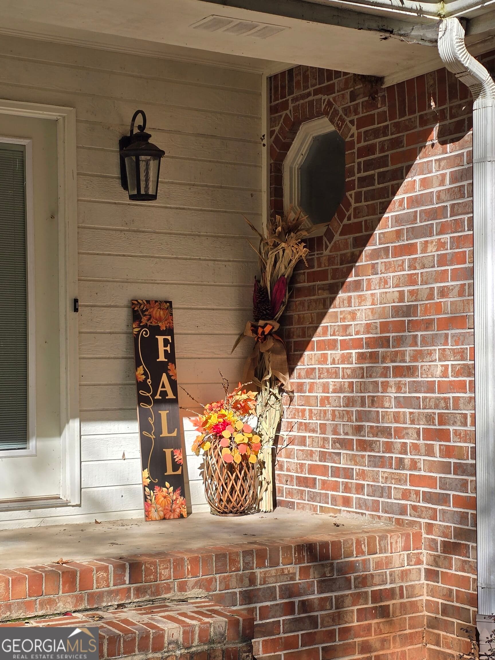 3 bedroom, 2 bathroom, 2,694 sq ft single family residence for sale at 30 Laurelwood Circle, Griffin, GA 30224 — photo 2