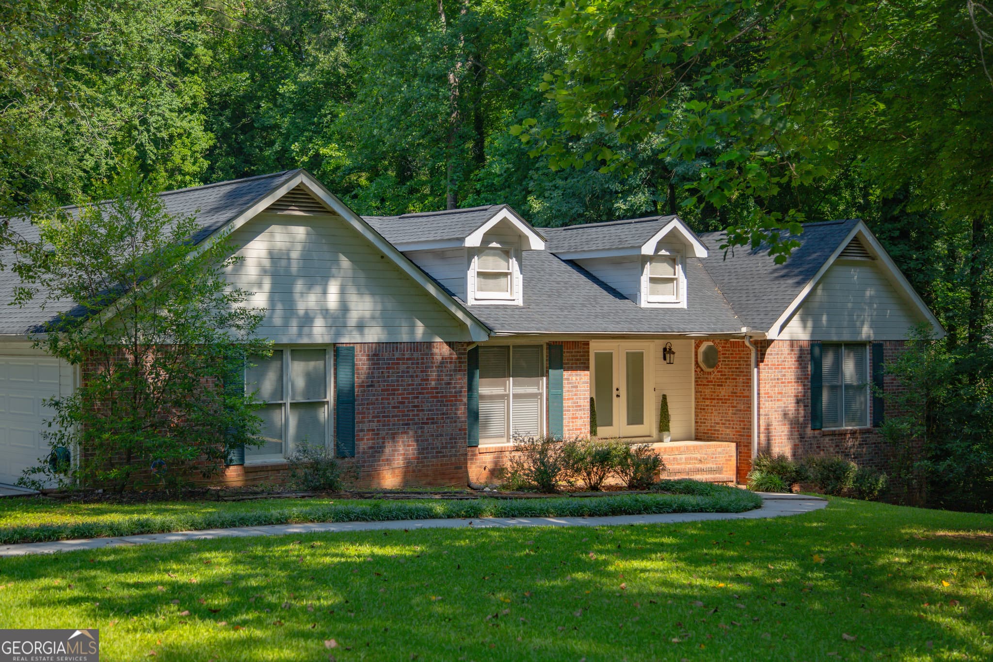 3 bedroom, 2 bathroom, 2,694 sq ft single family residence for sale at 30 Laurelwood Circle, Griffin, GA 30224 — photo 5