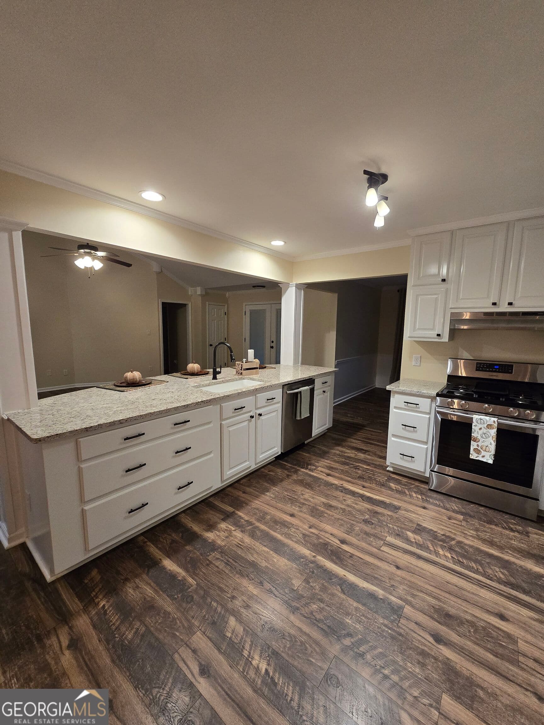 3 bedroom, 2 bathroom, 2,694 sq ft single family residence for sale at 30 Laurelwood Circle, Griffin, GA 30224 — photo 10