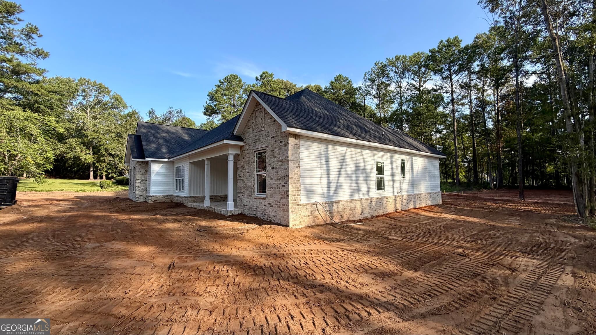 3 bedroom, 2 bathroom, 1,817 sq ft single family residence for sale at 3042 Plantation Drive, Dublin, GA 31021 — photo 2