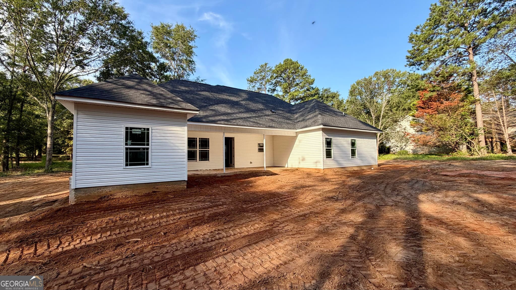 3 bedroom, 2 bathroom, 1,817 sq ft single family residence for sale at 3042 Plantation Drive, Dublin, GA 31021 — photo 3