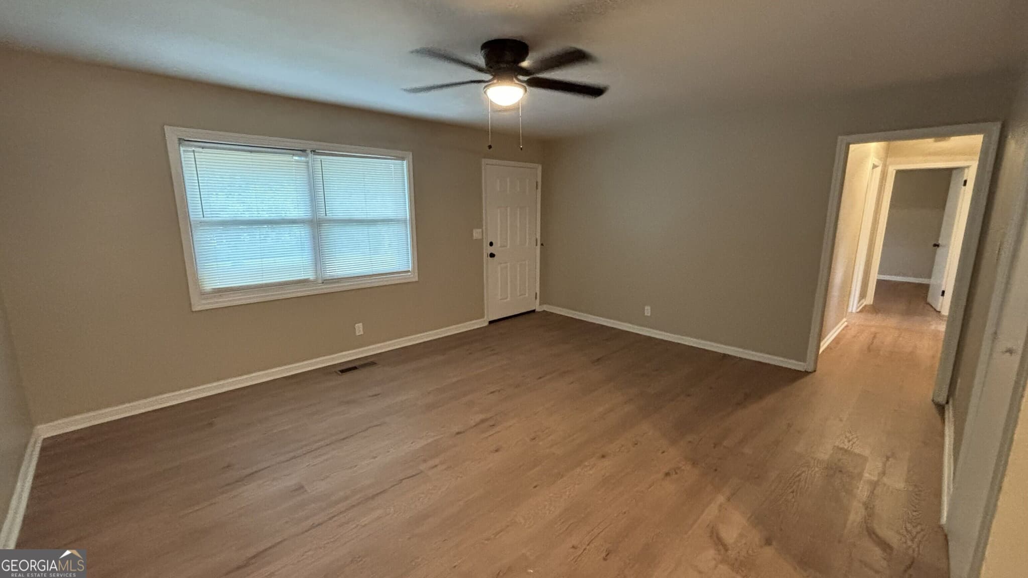 3 bedroom, 1 bathroom, 996 sq ft single family residence for sale at 2487 Rosen Avenue, Macon, GA 31206 — photo 3