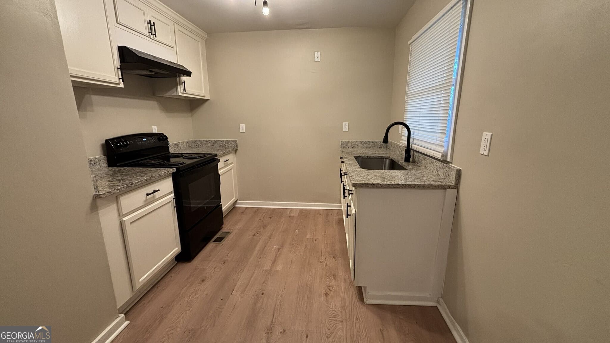 3 bedroom, 1 bathroom, 996 sq ft single family residence for sale at 2487 Rosen Avenue, Macon, GA 31206 — photo 4