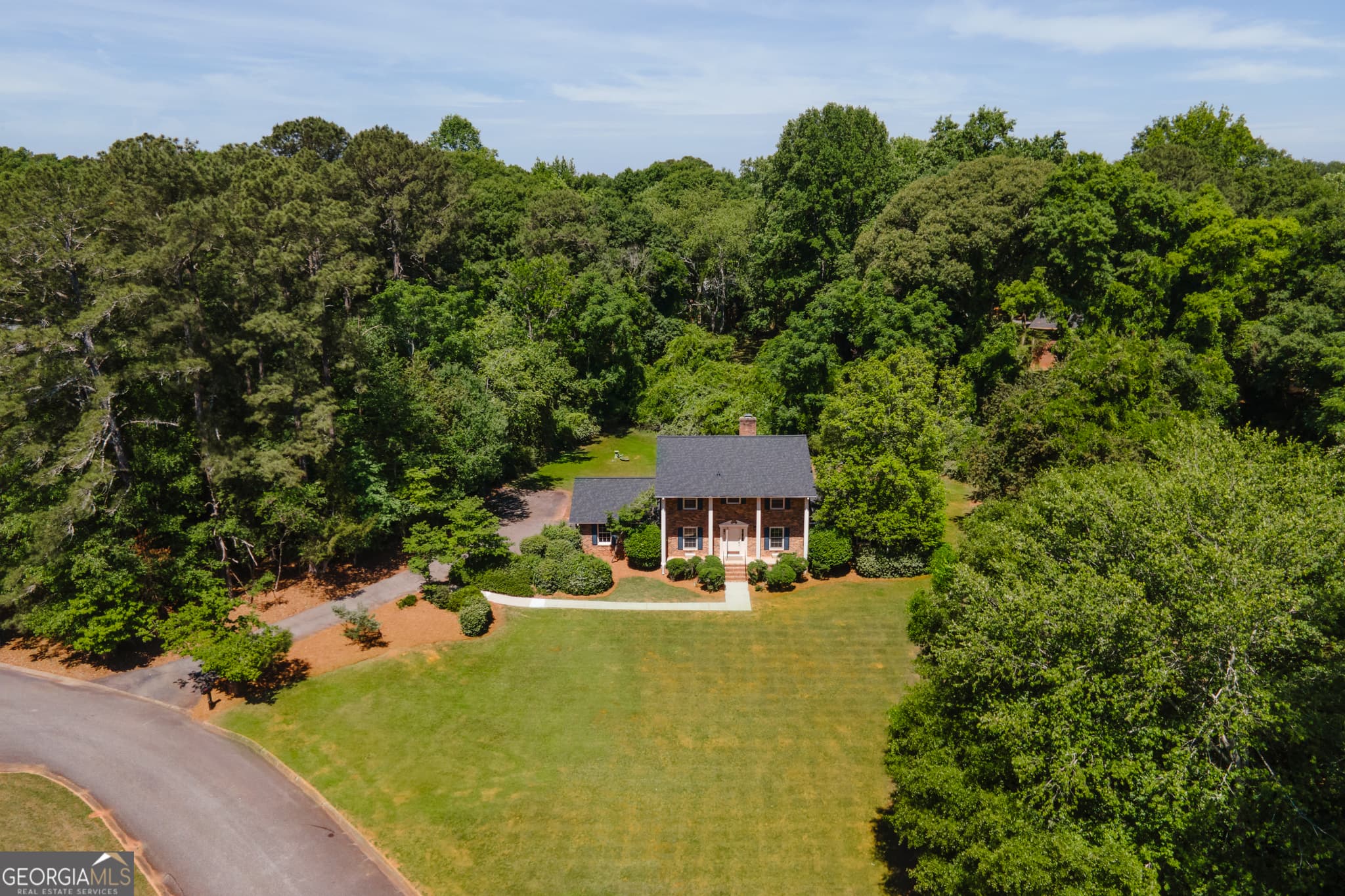5 bedroom, 3 bathroom, 2,698 sq ft single family residence for sale at 100 Robin Road, Athens, GA 30605 — photo 3