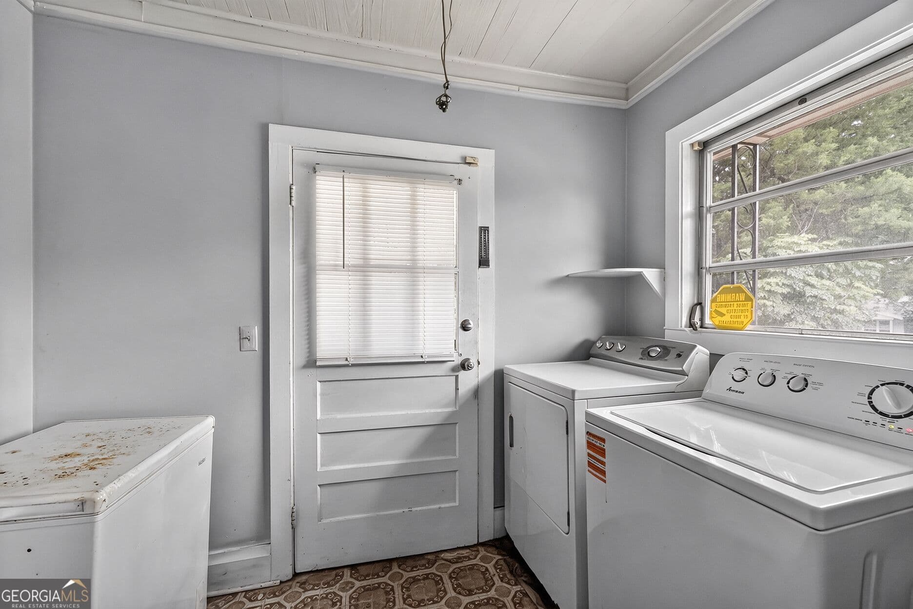 3 bedroom, 2 bathroom, 1,551 sq ft single family residence for sale at 5815 Beulah Avenue, Eastman, GA 31023 — photo 3