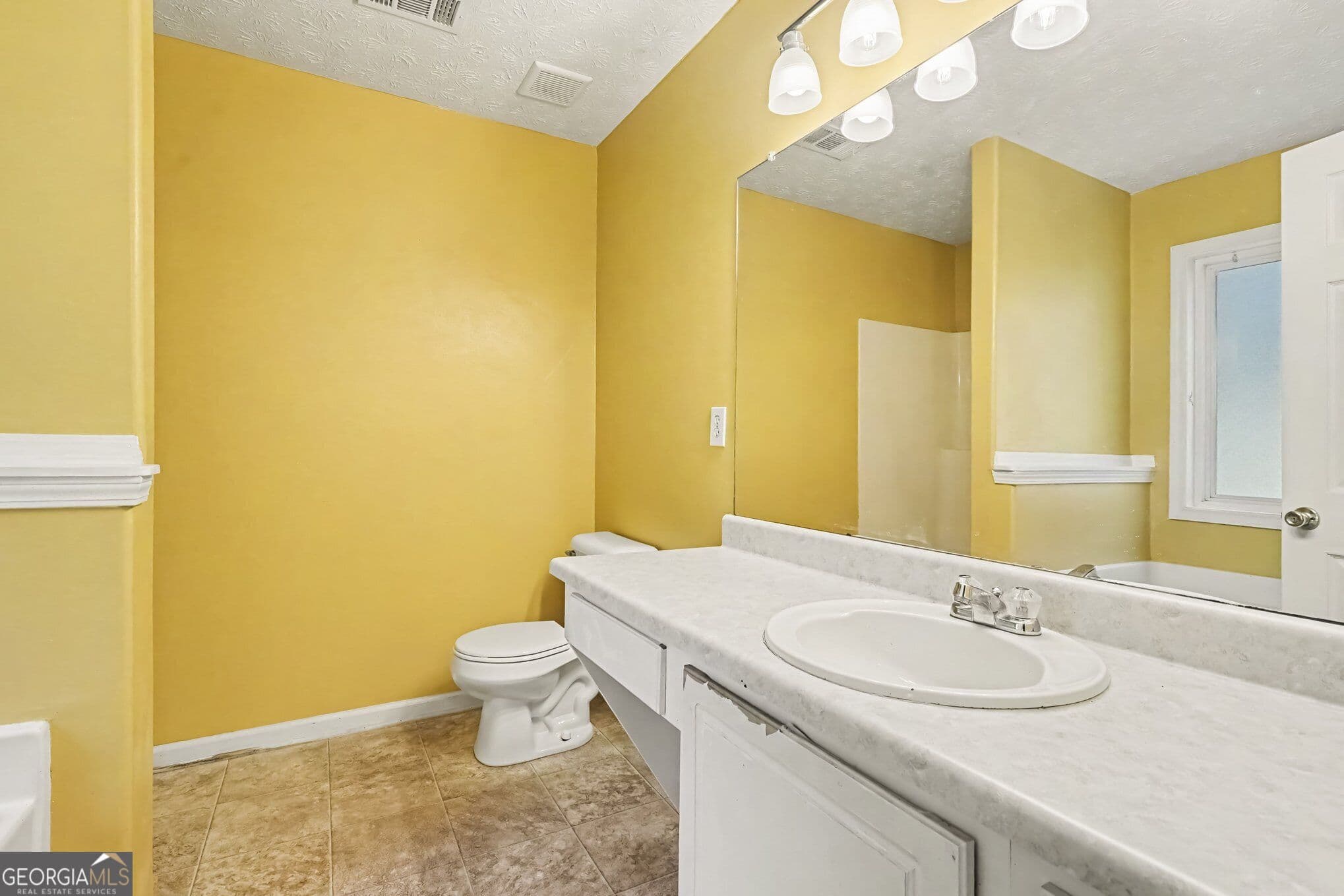3 bedroom, 2 bathroom, 1,172 sq ft single family residence for sale at 882 Whispering Way, Winder, GA 30680 — photo 8