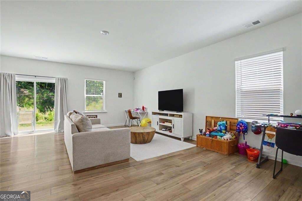 5 bedroom, 2.5 bathroom, 2,254 sq ft single family residence for sale at 304 Rivulet Drive, Dallas, GA 30132 — photo 7