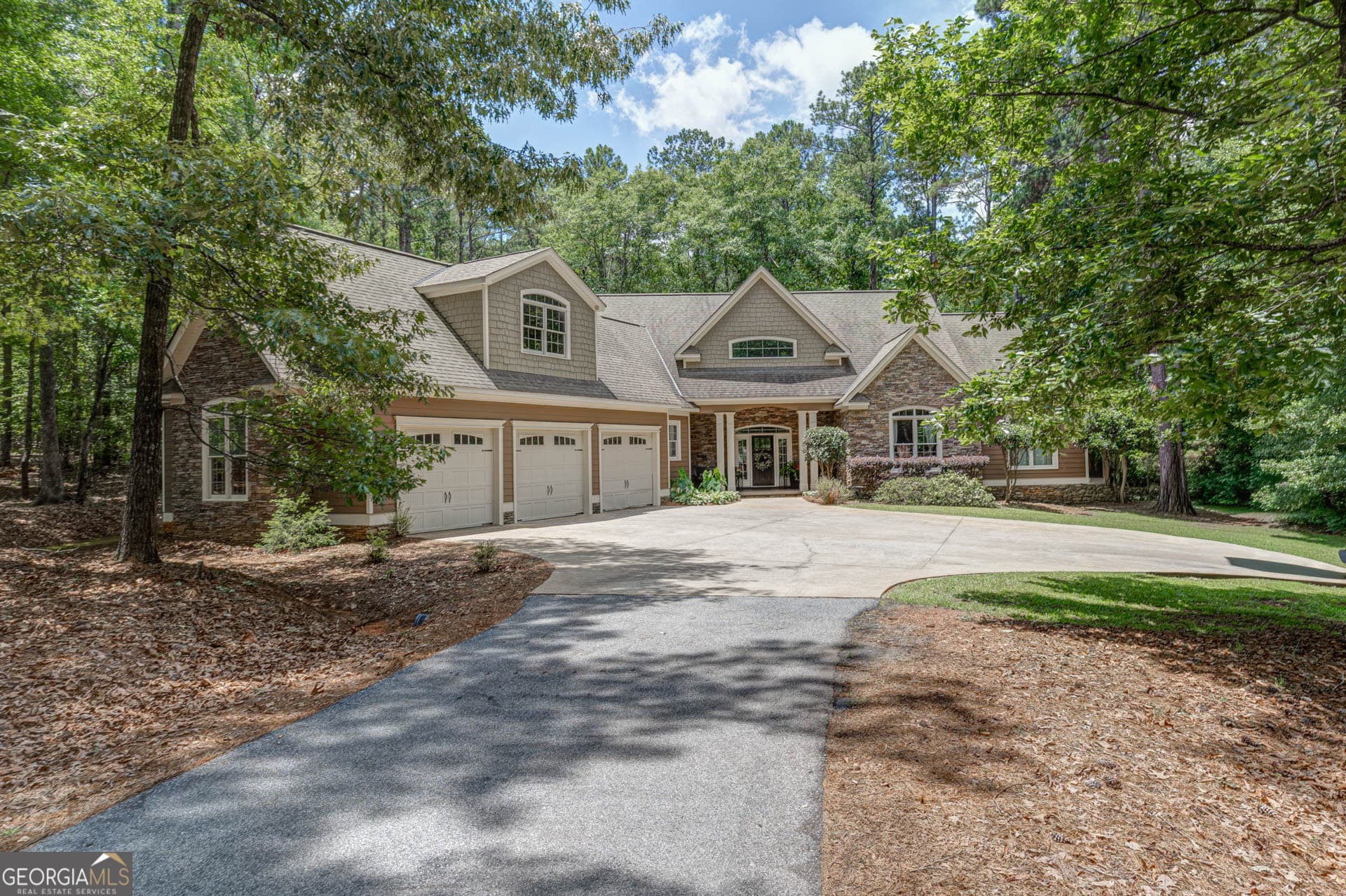 4 bedroom, 3 bathroom, 3,614 sq ft single family residence sold at 117 Fox Court, Pine Mountain, GA 31822