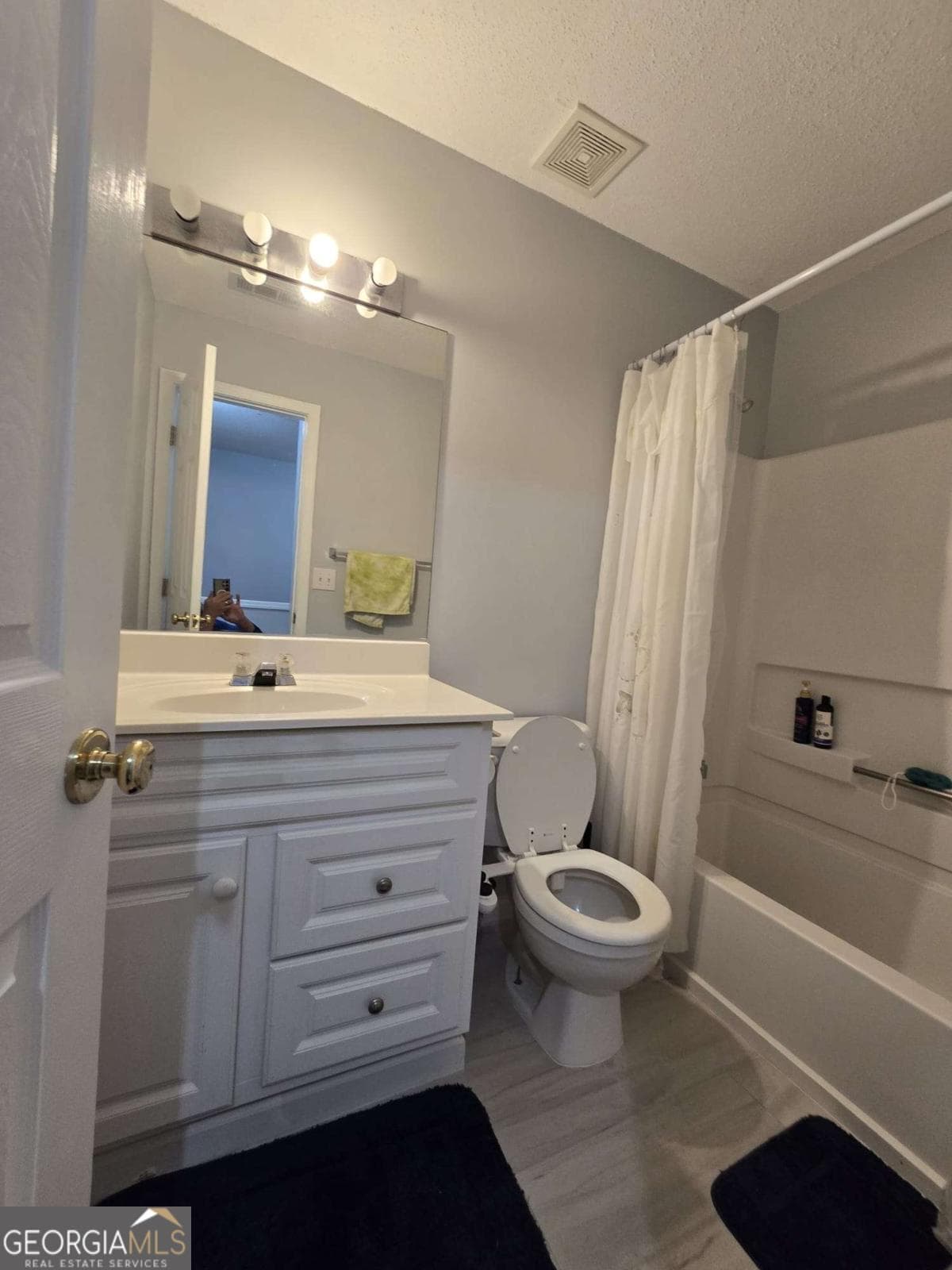 3 bedroom, 2.5 bathroom, 1,370 sq ft townhouse for sale at 1090 Kilmington Court 8, Alpharetta, GA 30009 — photo 6