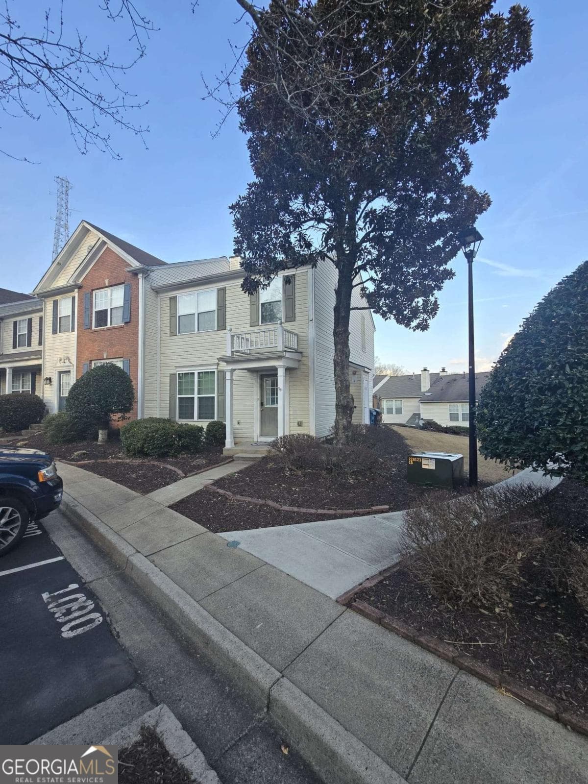 3 bedroom, 2.5 bathroom, 1,370 sq ft townhouse for sale at 1090 Kilmington Court 8, Alpharetta, GA 30009 — photo 4