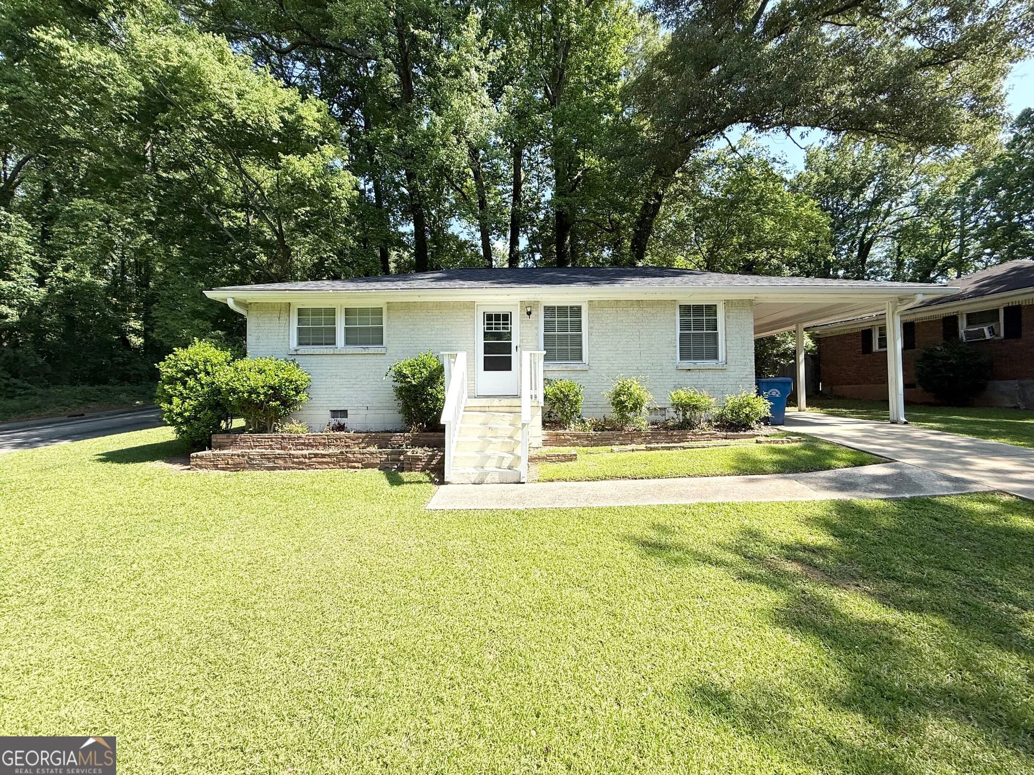 3 bedroom, 1 bathroom, 1,000 sq ft single family residence for sale at 2839 Waters Road, Atlanta, GA 30354 — photo 2