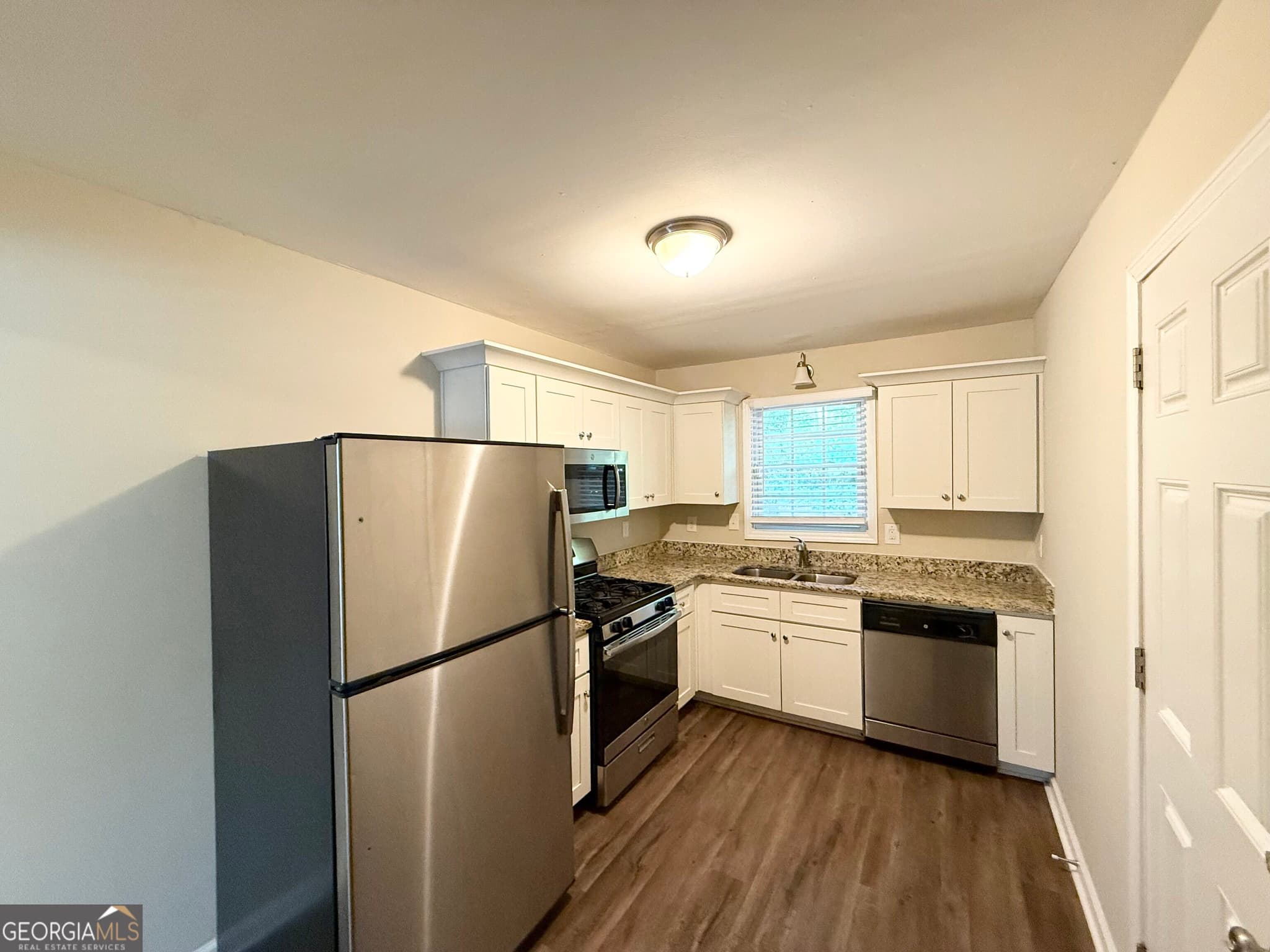 3 bedroom, 1 bathroom, 1,000 sq ft single family residence for sale at 2839 Waters Road, Atlanta, GA 30354 — photo 4