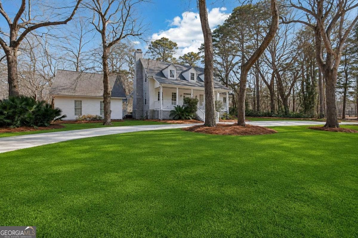 4 bedroom, 3.5 bathroom, 2,502 sq ft single family residence sold at 222 Five Pounds Road, St. Simons, GA 31522