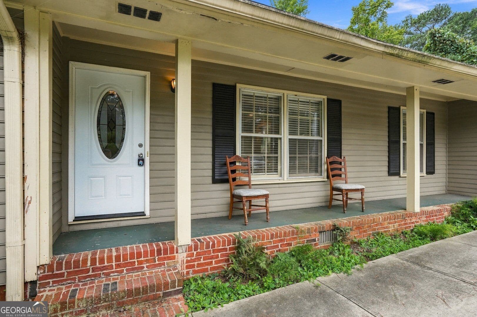 3 bedroom, 2.5 bathroom, 1,572 sq ft single family residence for rent at 4548 Shallowford Road, Roswell, GA 30075 for $2,450 a month — photo 3