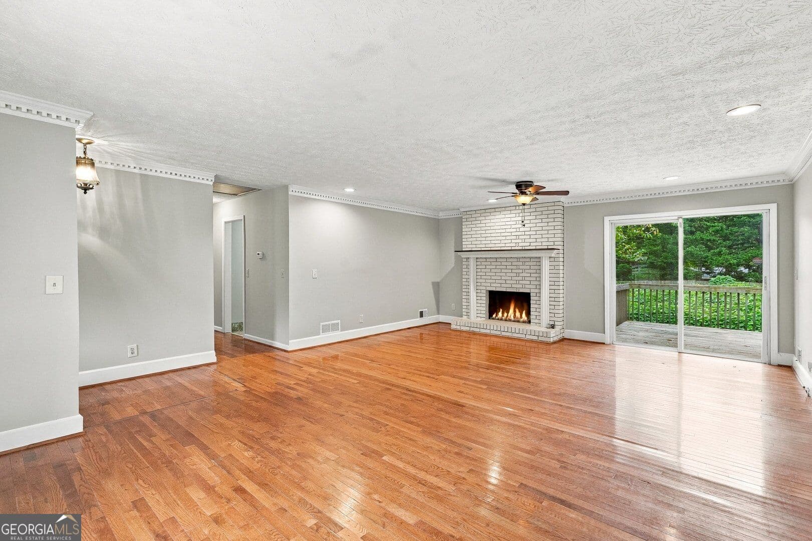 3 bedroom, 2.5 bathroom, 1,572 sq ft single family residence for rent at 4548 Shallowford Road, Roswell, GA 30075 for $2,450 a month — photo 5