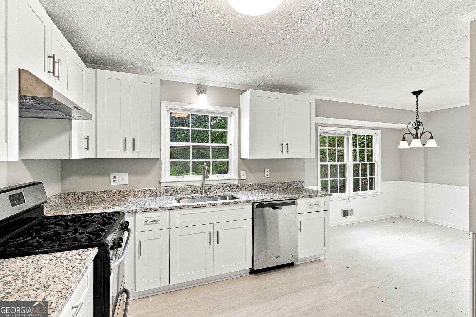 3 bedroom, 2.5 bathroom, 1,572 sq ft single family residence for rent at 4548 Shallowford Road, Roswell, GA 30075 for $2,450 a month — photo 9