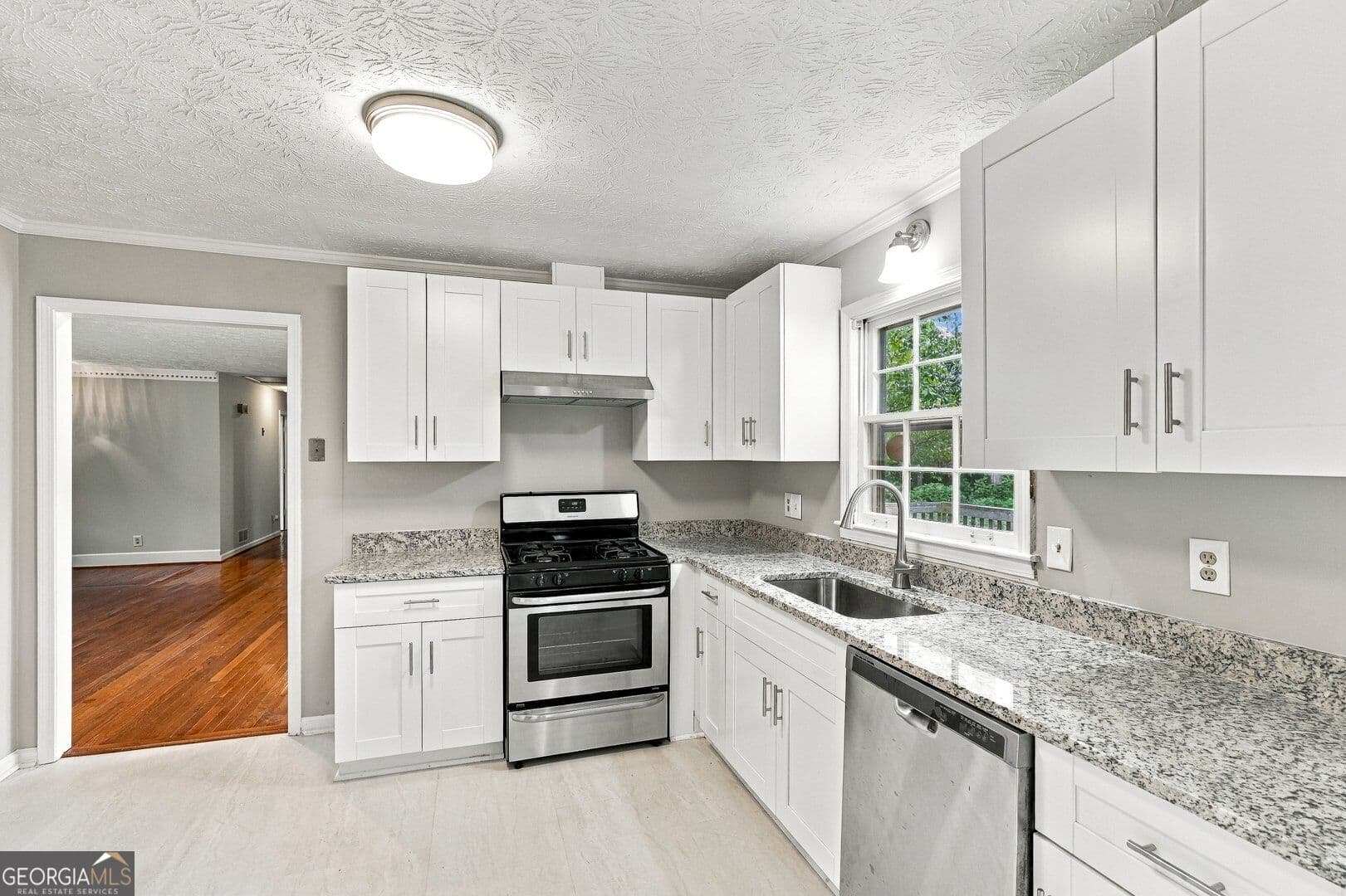 3 bedroom, 2.5 bathroom, 1,572 sq ft single family residence for rent at 4548 Shallowford Road, Roswell, GA 30075 for $2,450 a month — photo 10