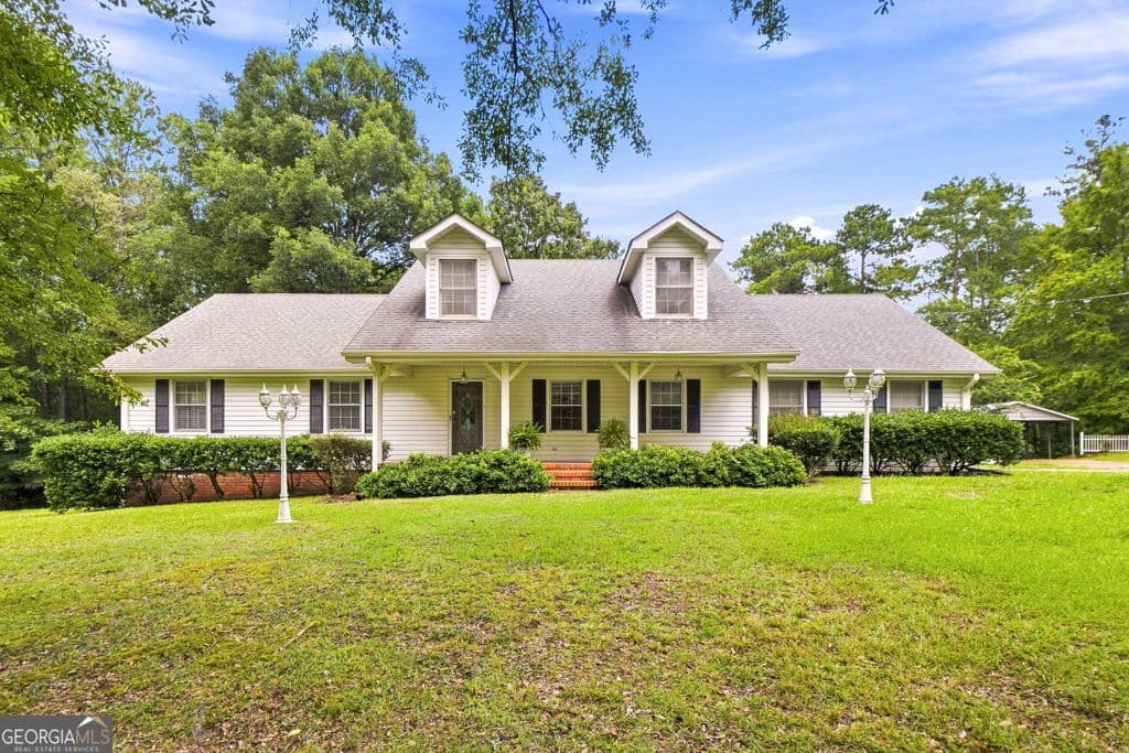 3 bedroom, 2 bathroom, 2,083 sq ft single family residence for sale at 160 Caldwell Road, Griffin, GA 30223 — photo 3