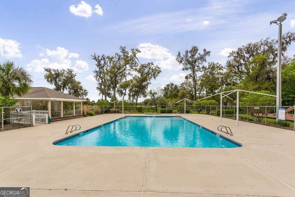 4 bedroom, 4.5 bathroom, 4,065 sq ft single family residence for sale at 13 Crows Nest Cove, Brunswick, GA 31523 — photo 5