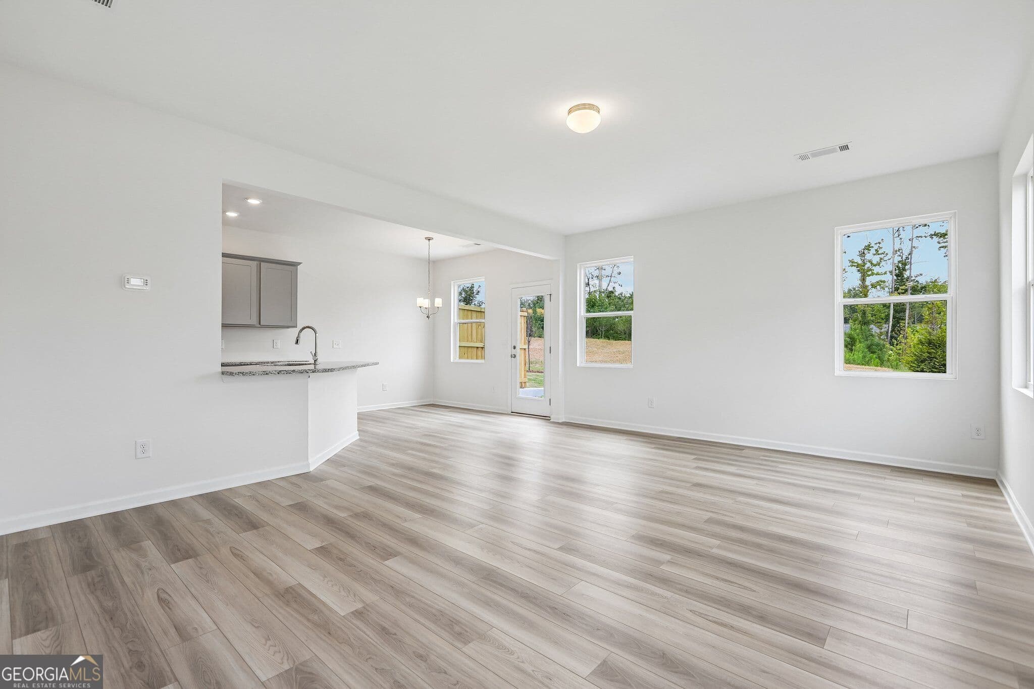 3 bedroom, 2.5 bathroom, 1,804 sq ft townhouse for sale at 48 Umber Lane LOT 18, Newnan, GA 30263 — photo 6