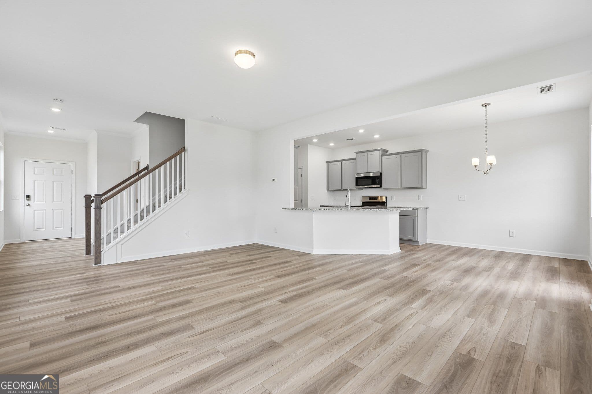 3 bedroom, 2.5 bathroom, 1,804 sq ft townhouse for sale at 48 Umber Lane LOT 18, Newnan, GA 30263 — photo 4