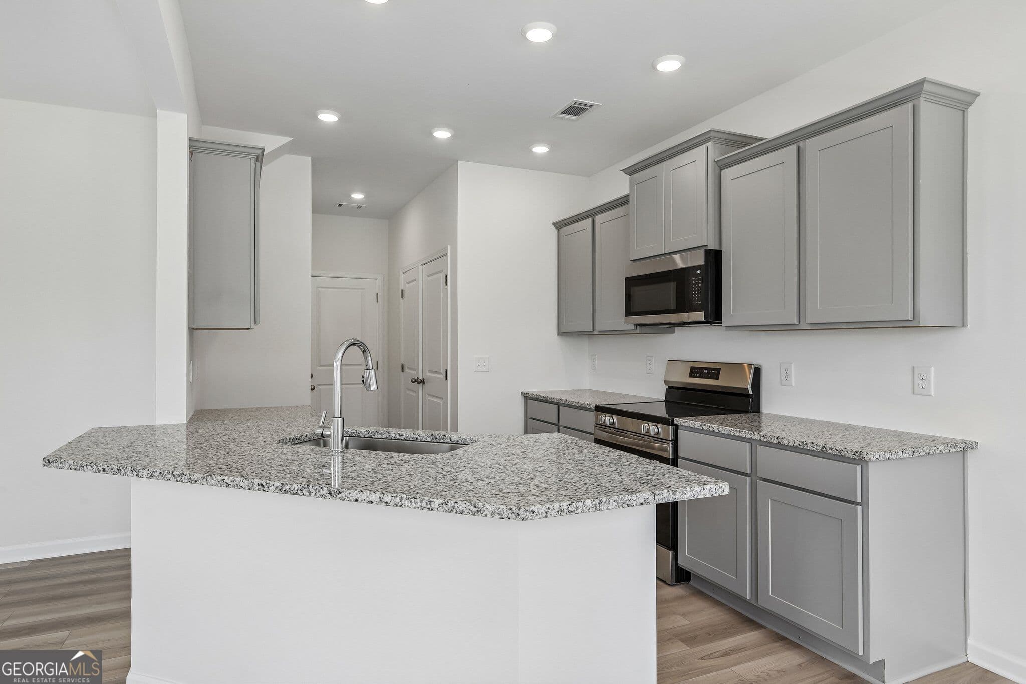 3 bedroom, 2.5 bathroom, 1,804 sq ft townhouse for sale at 48 Umber Lane LOT 18, Newnan, GA 30263 — photo 8