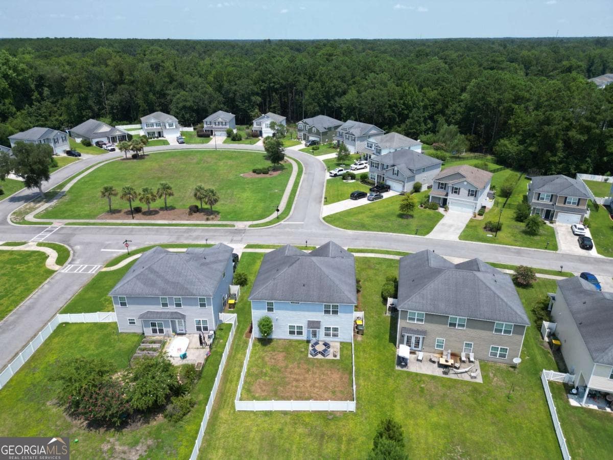 5 bedroom, 3 bathroom, 2,820 sq ft single family residence for sale at 431 Sunbury Drive, Richmond Hill, GA 31324 — photo 6