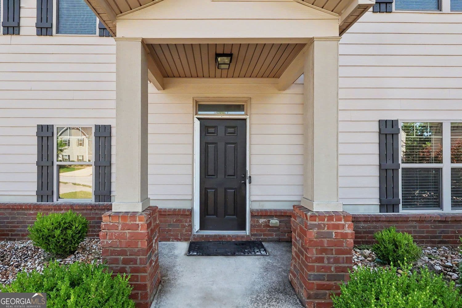 4 bedroom, 2.5 bathroom, 3,370 sq ft single family residence for sale at 55 Silver Willow Court, Covington, GA 30016 — photo 5