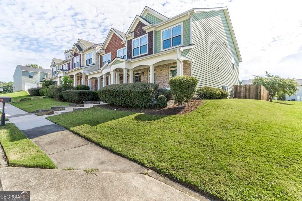 3 bedroom, 2.5 bathroom, 1,906 sq ft townhouse for sale at 171 Cold Creek Parkway, Macon, GA 31210 — photo 2