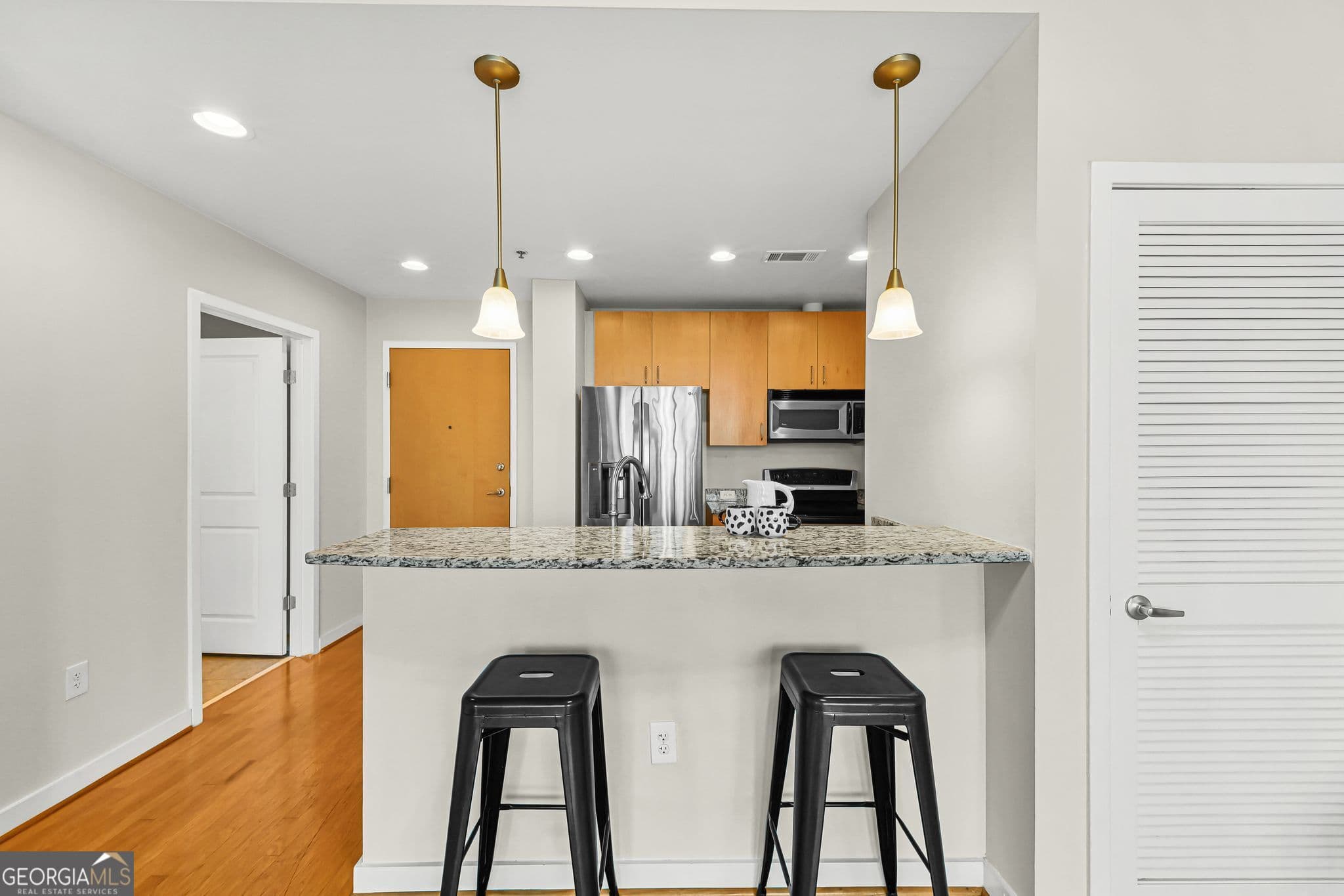 2 bedroom, 2 bathroom, 1,003 sq ft condominium for sale at 250 Pharr Road APT 1609, Atlanta, GA 30305 — photo 5