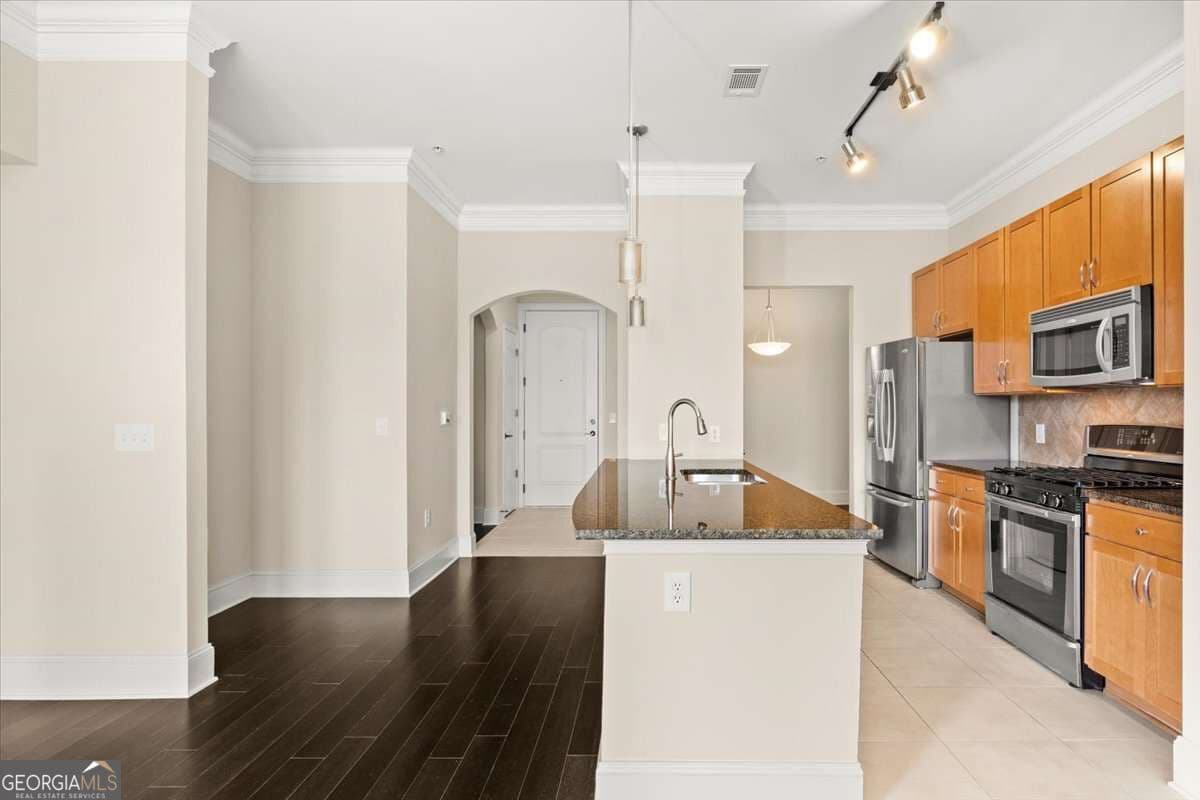 2 bedroom, 2 bathroom condominium for sale at 3621 Vinings Slope 3407, Atlanta, GA 30339 — photo 7