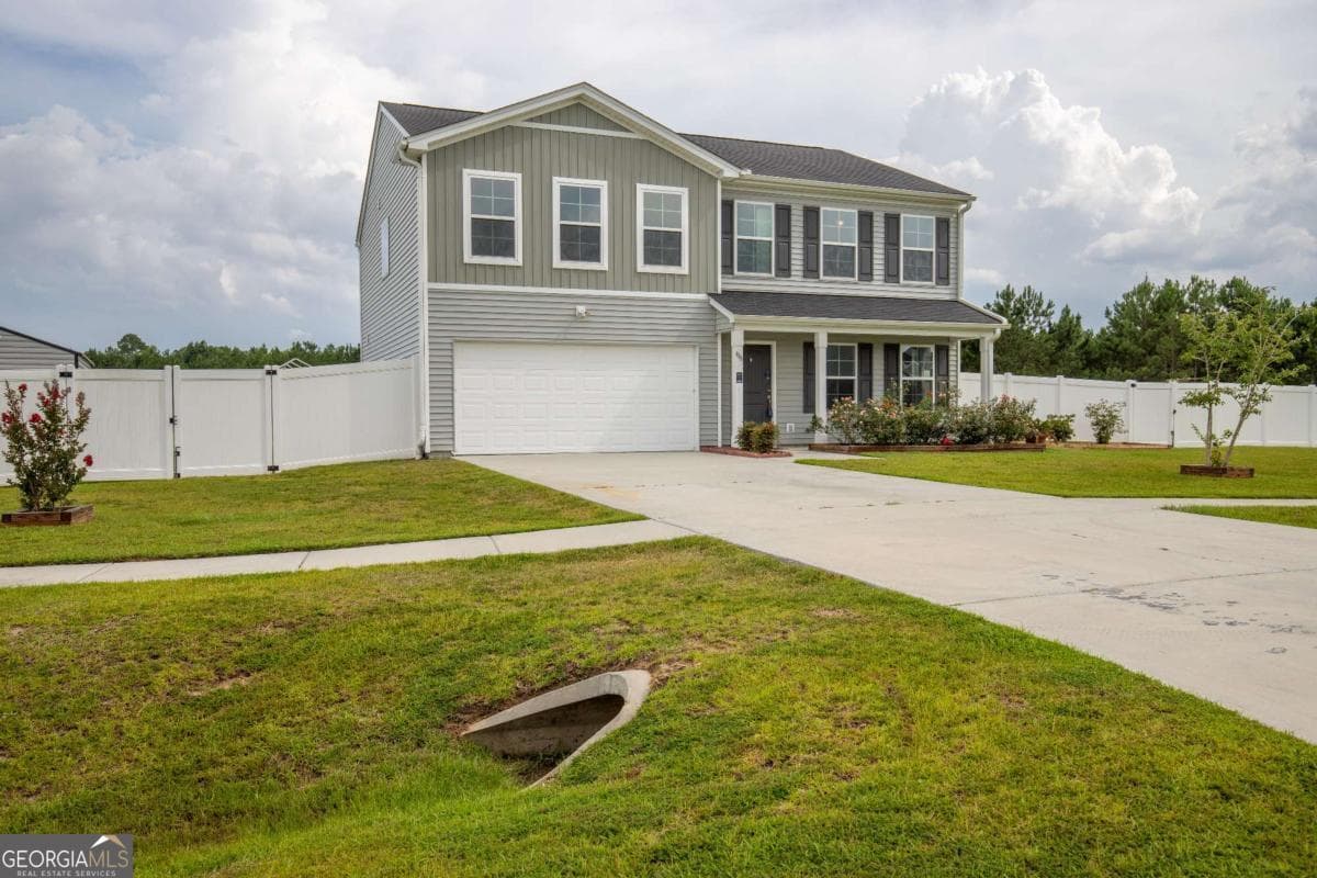 5 bedroom, 3 bathroom, 2,360 sq ft single family residence for sale at 455 Tondee Way, Midway, GA 31320 — photo 4
