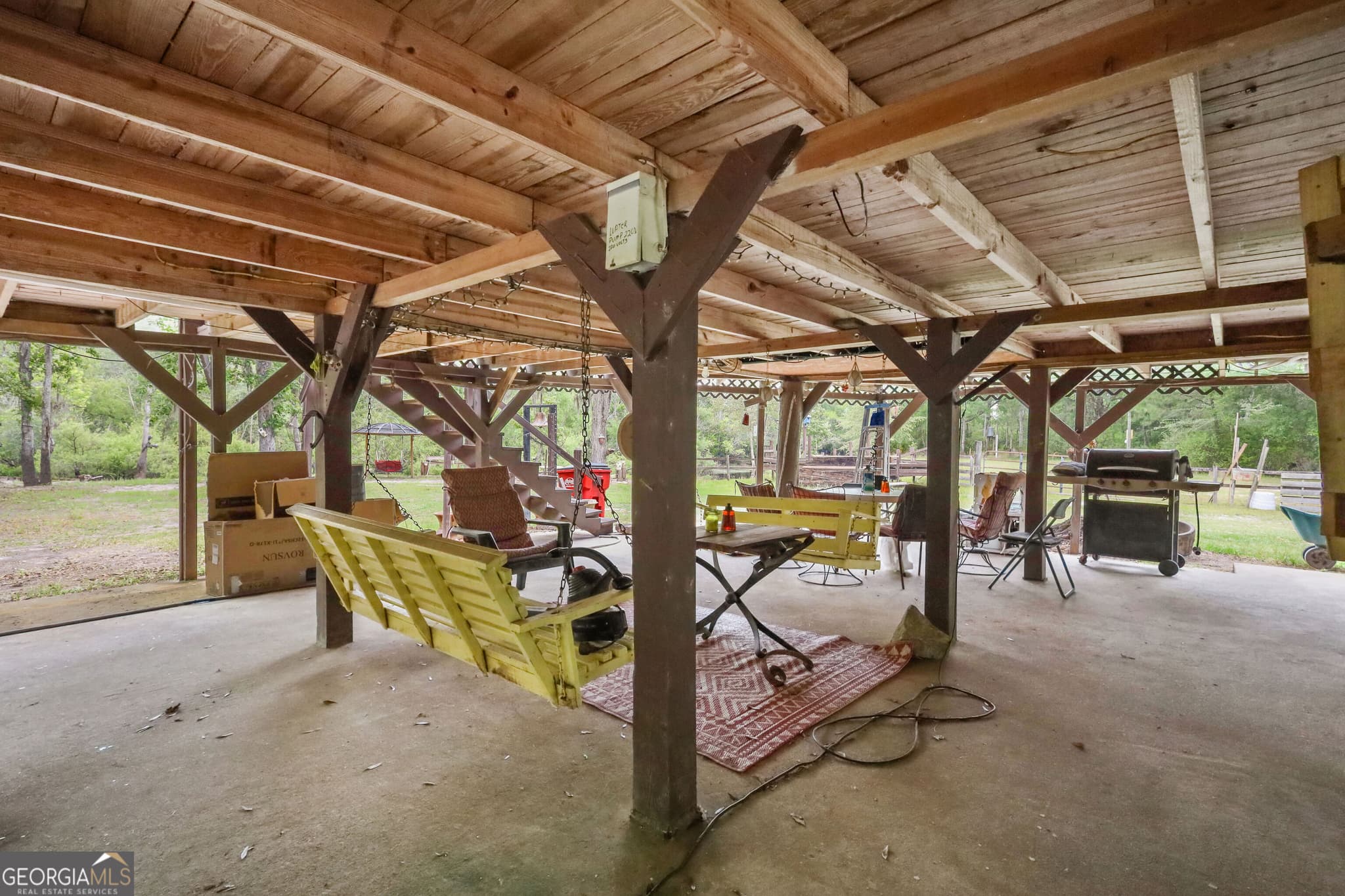 2 bedroom, 2 bathroom, 844 sq ft cabin,single family residence under contract at 10 Cabin Road, Nahunta, GA 31553 — photo 7