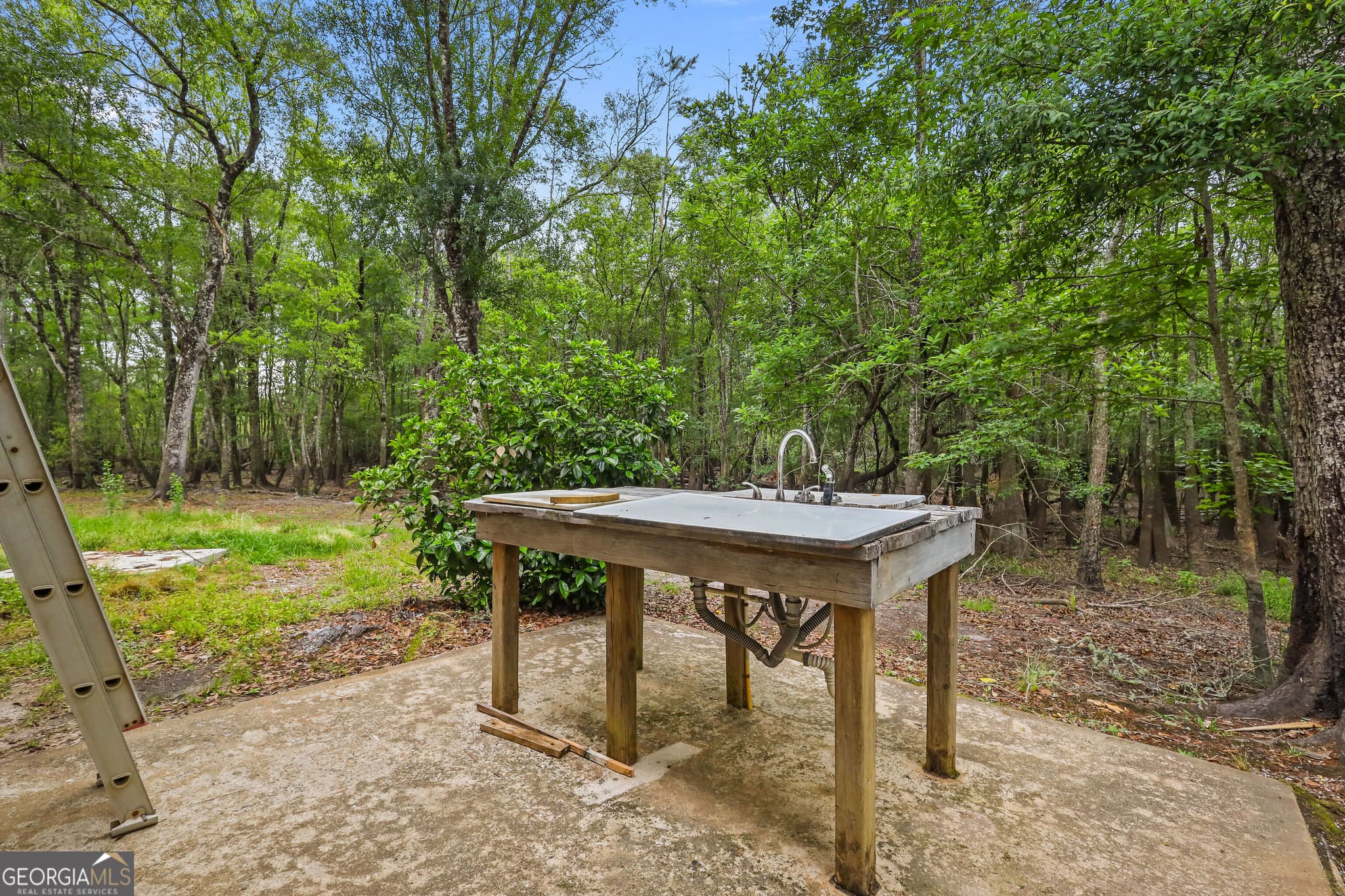 2 bedroom, 2 bathroom, 844 sq ft cabin,single family residence under contract at 10 Cabin Road, Nahunta, GA 31553 — photo 10