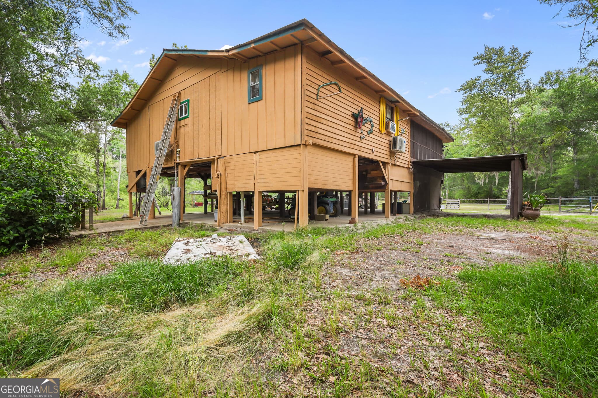 2 bedroom, 2 bathroom, 844 sq ft cabin,single family residence under contract at 10 Cabin Road, Nahunta, GA 31553 — photo 4