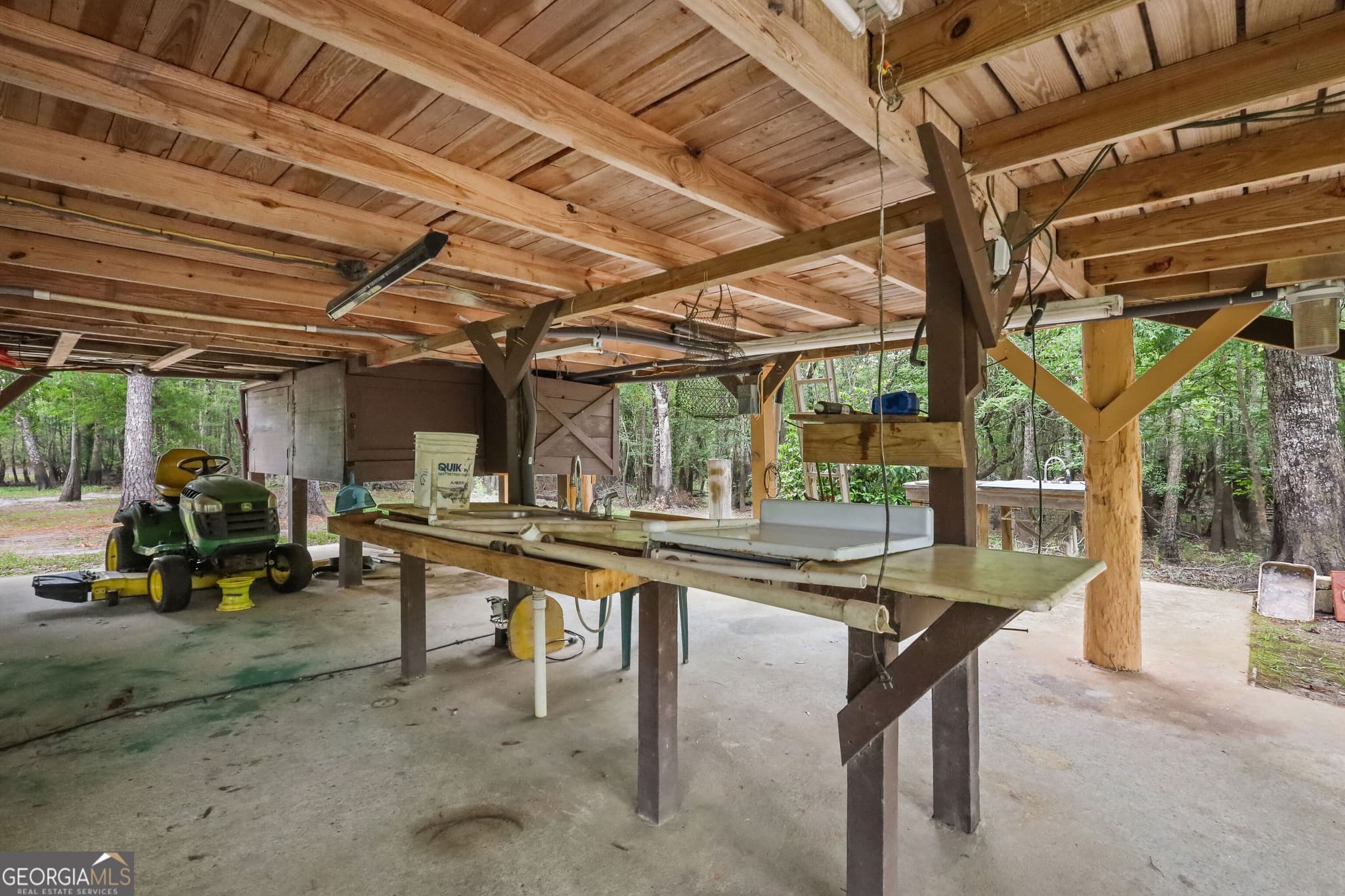 2 bedroom, 2 bathroom, 844 sq ft cabin,single family residence under contract at 10 Cabin Road, Nahunta, GA 31553 — photo 8
