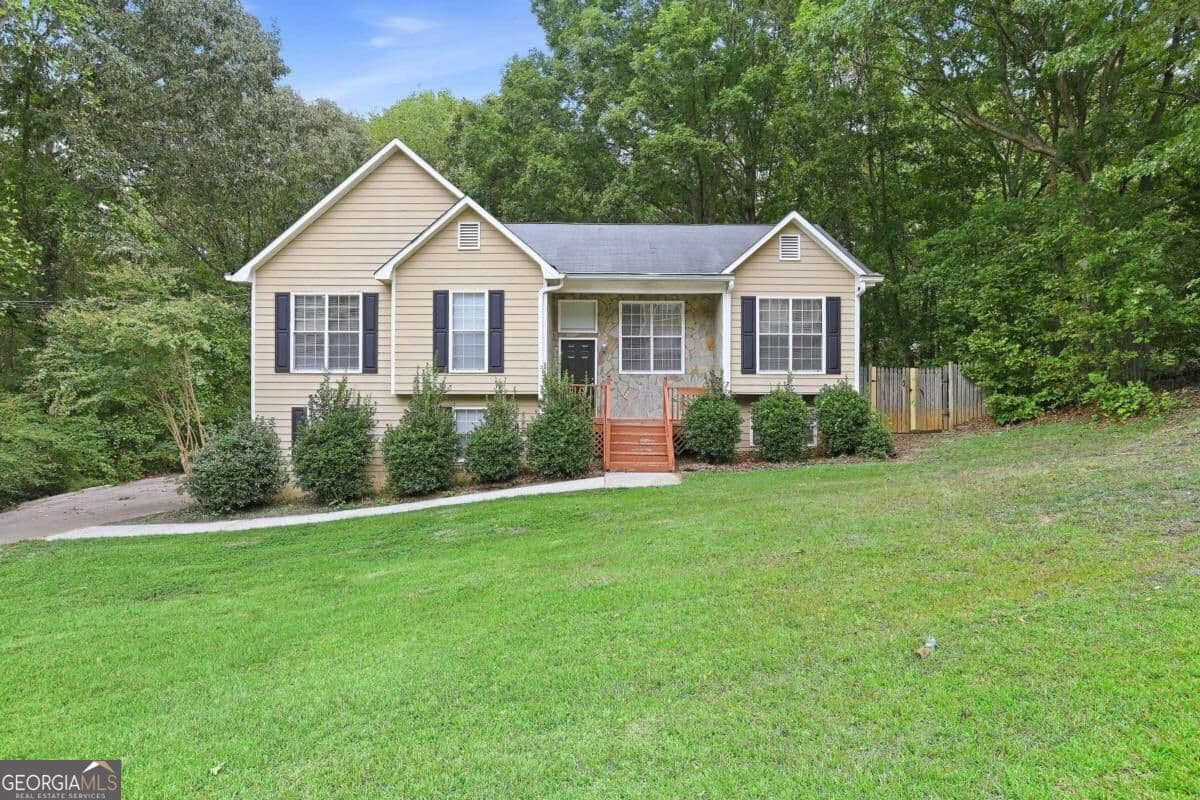 3 bedroom, 2 bathroom single family residence for rent at 3640 Willow Tree Circle, Douglasville, GA 30135 for $1,830 a month — photo 1 of 1