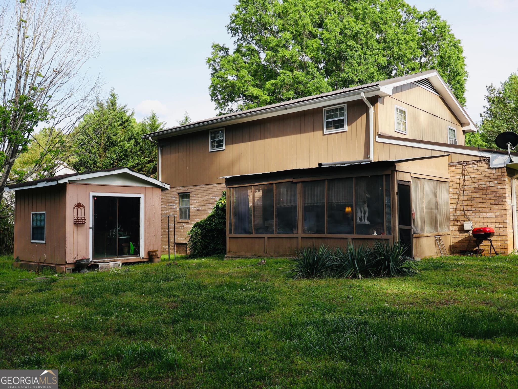 4 bedroom, 2 bathroom, 2,278 sq ft single family residence for sale at 1900 Mountain Brook Drive, Dalton, GA 30720 — photo 9
