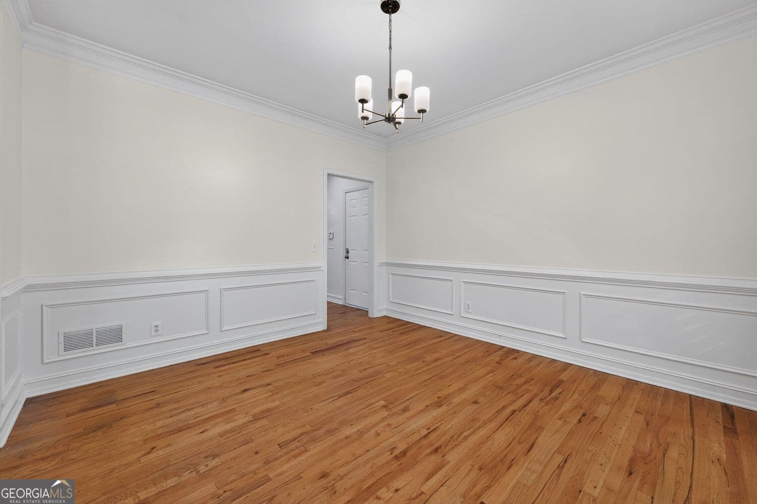 5 bedroom, 4.5 bathroom, 4,747 sq ft single family residence for sale at 6415 Wenham Court, Cumming, GA 30040 — photo 7