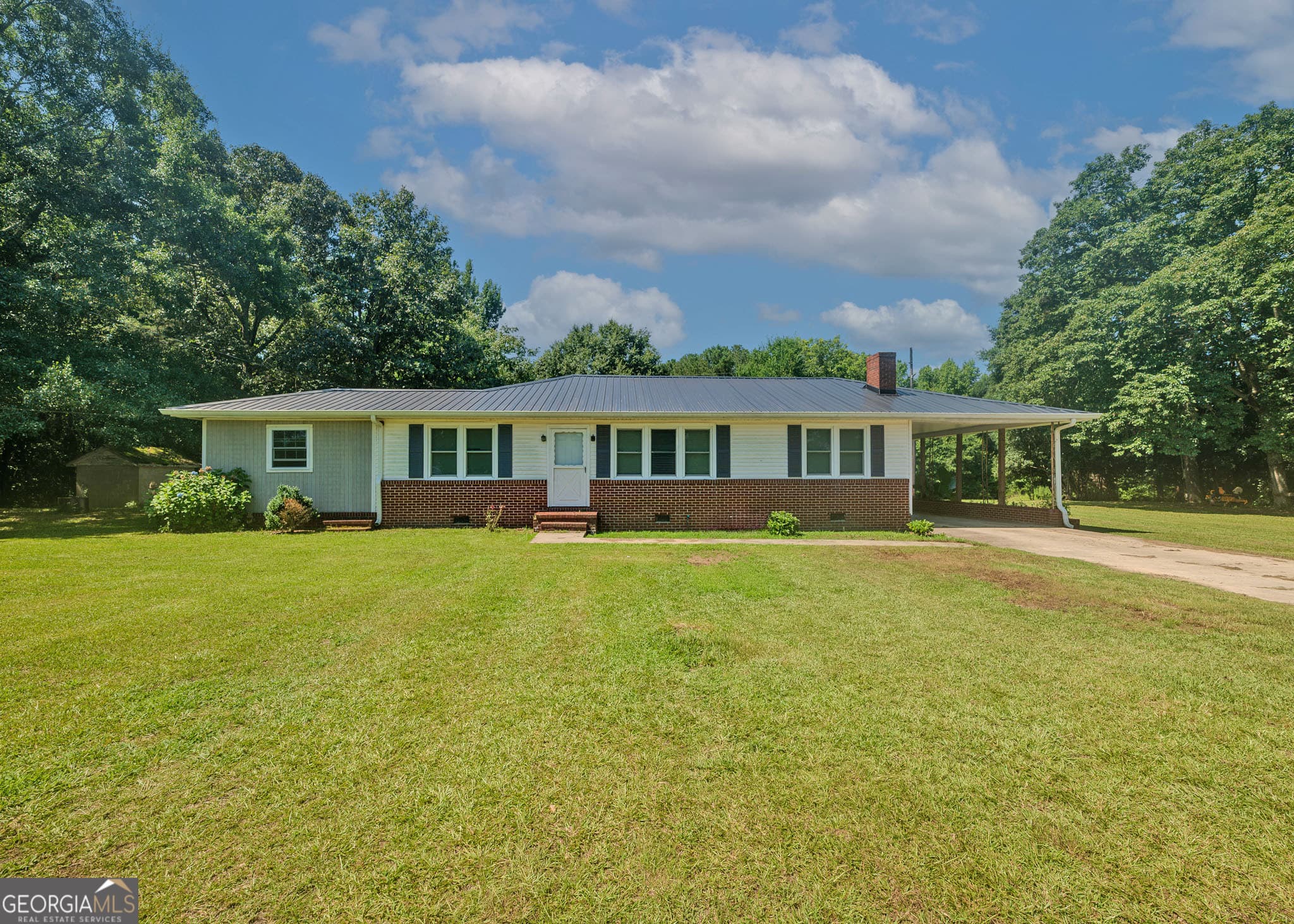 4 bedroom, 2 bathroom, 2,457 sq ft single family residence for sale at 1803 Bowman Highway, Dewy Rose, GA 30634 — photo 2