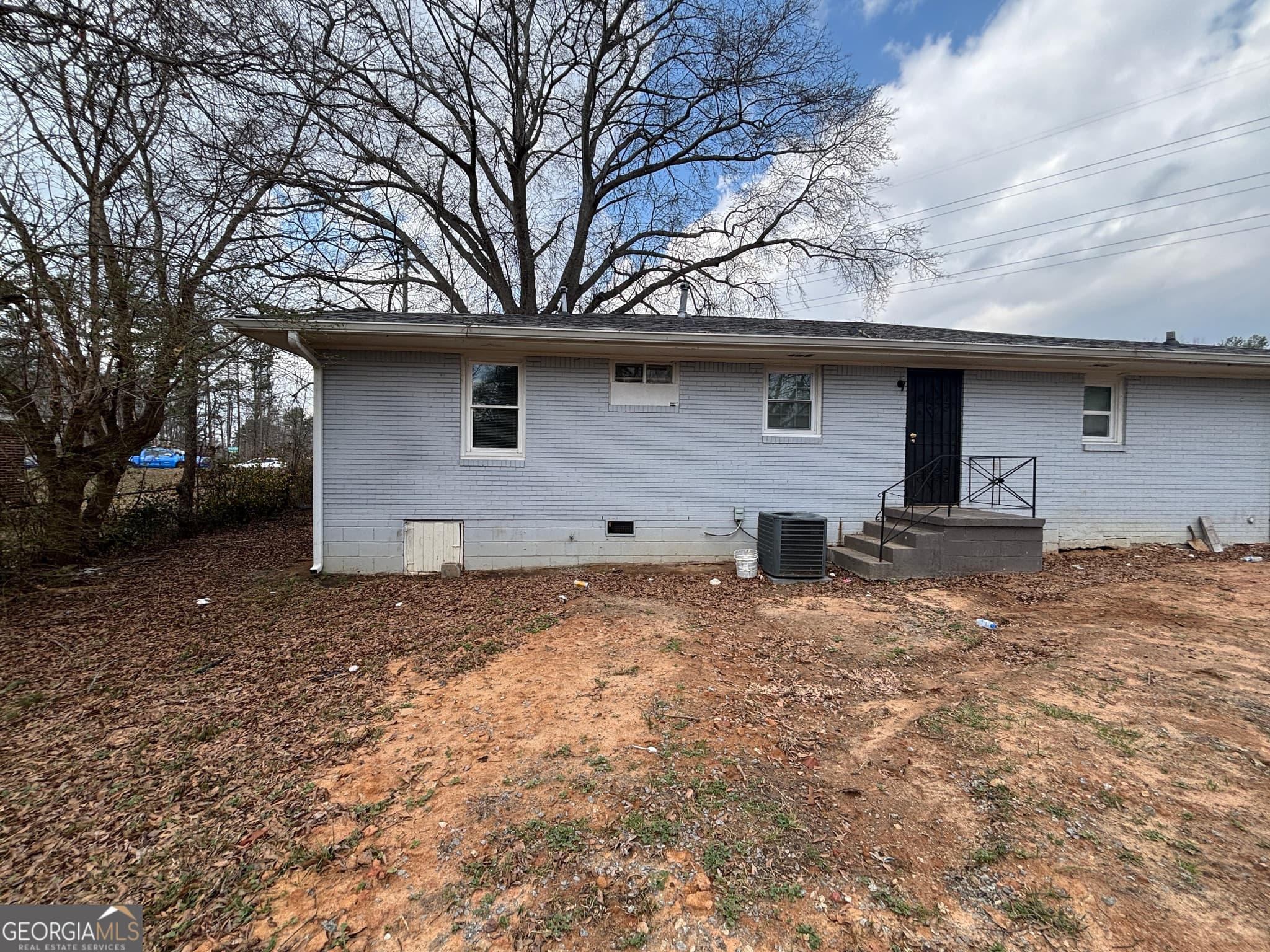 4 bedroom, 2 bathroom, 1,225 sq ft single family residence for sale at 1899 Austell Road, Marietta, GA 30008 — photo 2