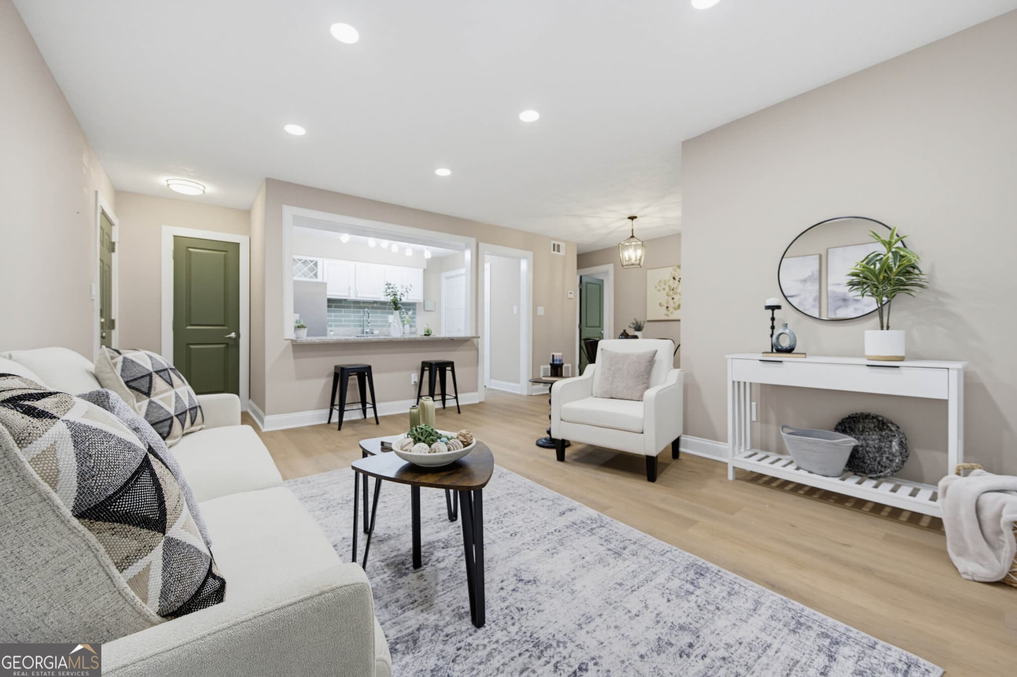 1 bedroom, 1 bathroom, 748 sq ft condominium for sale at 5159 Roswell Road # 1/59, Sandy Springs, GA 30342 — photo 7