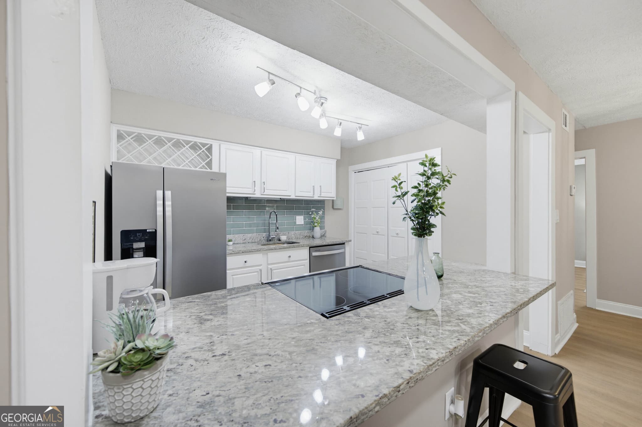 1 bedroom, 1 bathroom, 748 sq ft condominium for sale at 5159 Roswell Road # 1/59, Sandy Springs, GA 30342 — photo 9