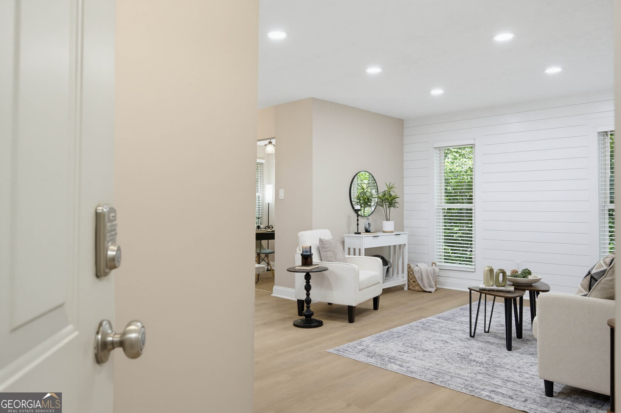 1 bedroom, 1 bathroom, 748 sq ft condominium for sale at 5159 Roswell Road # 1/59, Sandy Springs, GA 30342 — photo 4
