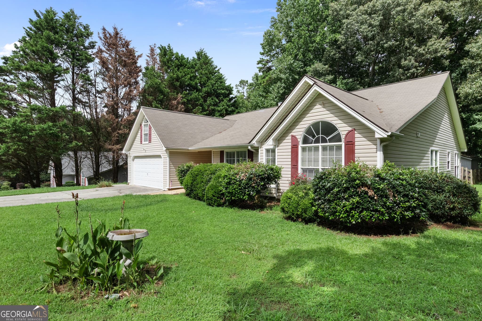 3 bedroom, 2 bathroom, 2,462 sq ft single family residence for sale at 70 Charity Drive, Douglasville, GA 30134 — photo 2