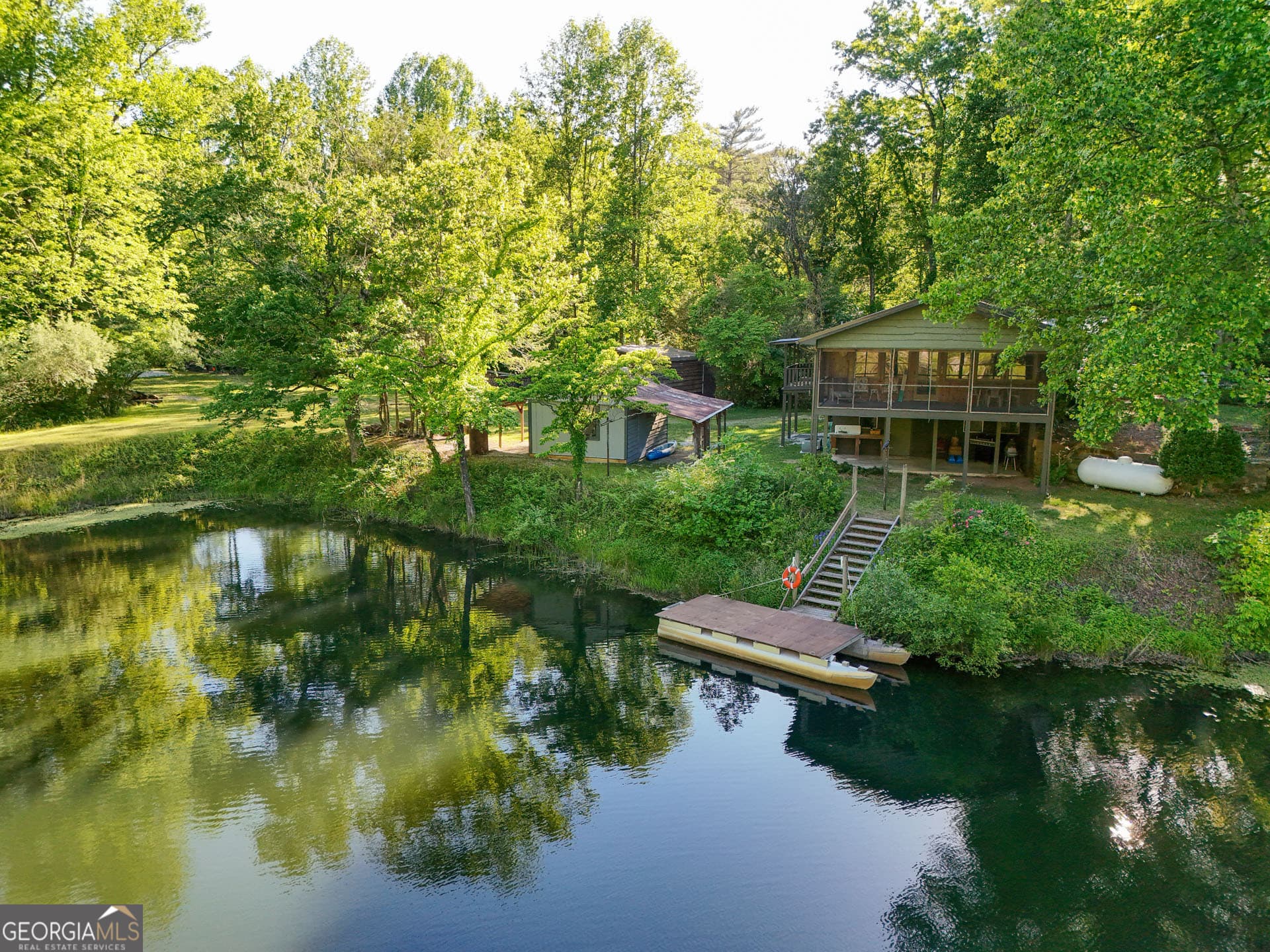 3 bedroom, 2 bathroom, 1,594 sq ft cabin,single family residence for sale at 11868 Warwoman Road, Clayton, GA 30525 — photo 6