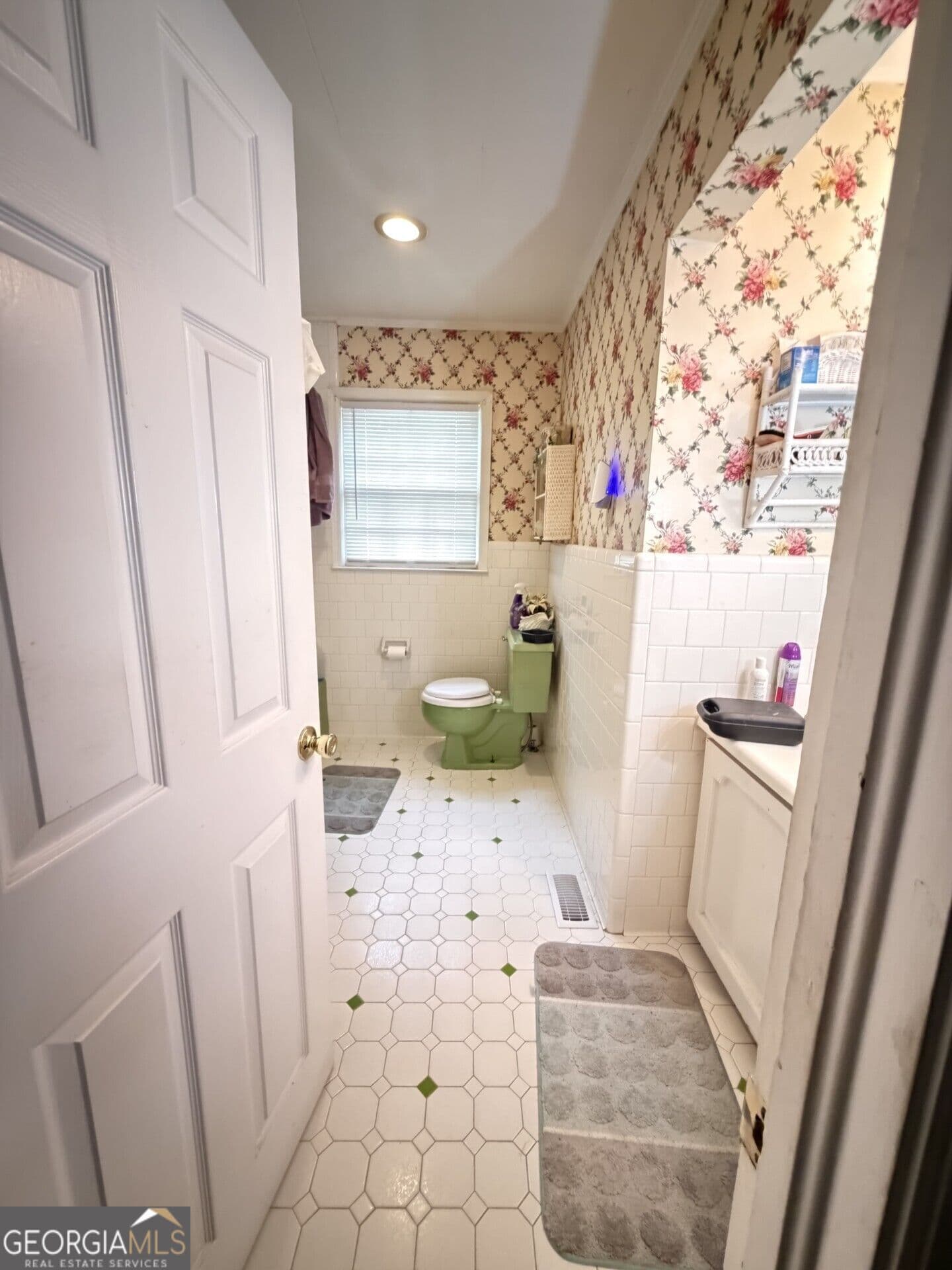 2 bedroom, 1 bathroom, 1,266 sq ft single family residence for sale at 401 Sparta Highway, Milledgeville, GA 31061 — photo 6